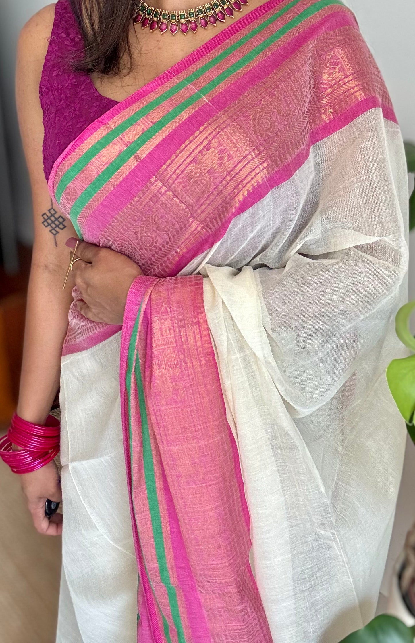 Ivory mul saree, magenta and green kanchi border - YCIEON10