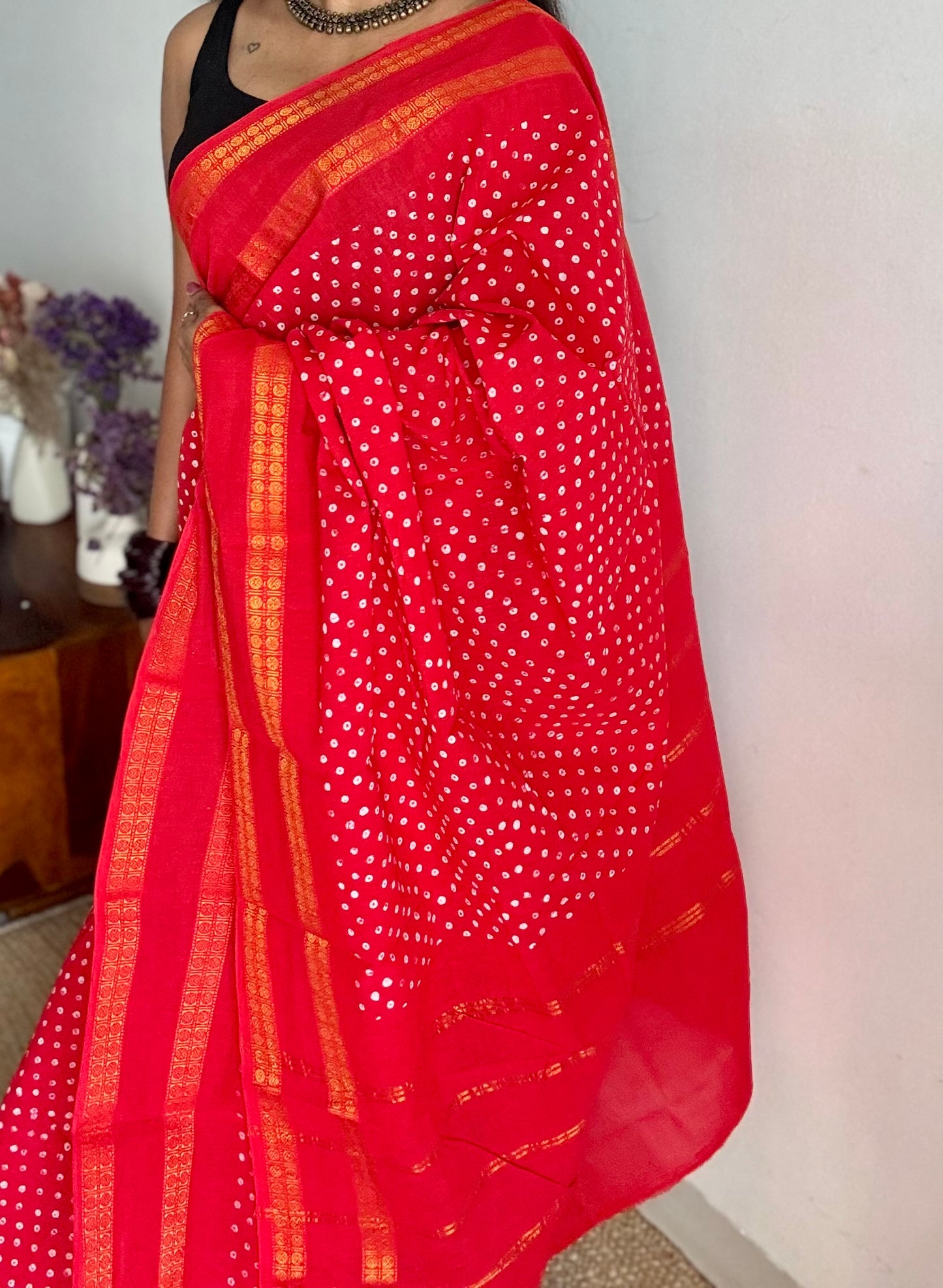 Chilli red, wax dot printed sungudi, kattuchayam dyed madurai cotton - YCCOTNMSAP155
