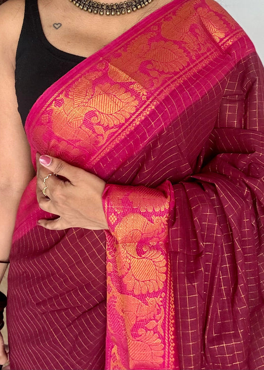 Maroon with hot pink contrast zari checkered sungudi, kattuchayam dyed madurai cotton - YCCOTNMSAP184