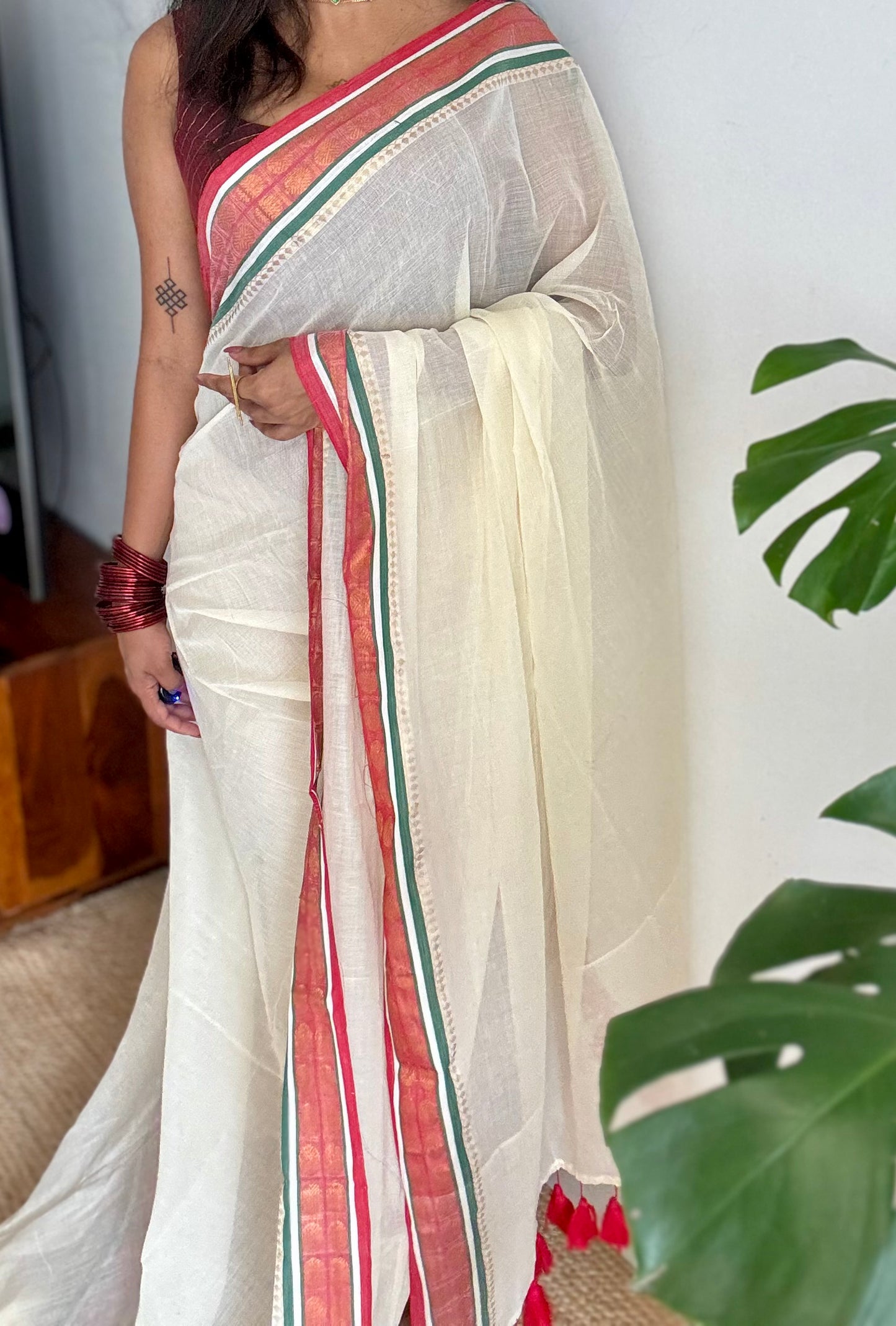 Ivory mul saree, muted red and green kanchi border  - YCIEON24