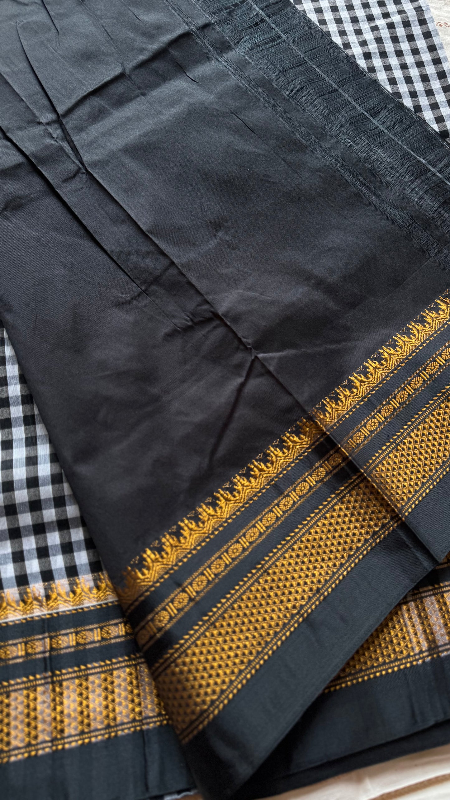llkal black and white checks with chikki paras border, soft cotton - YCLOKICAP232