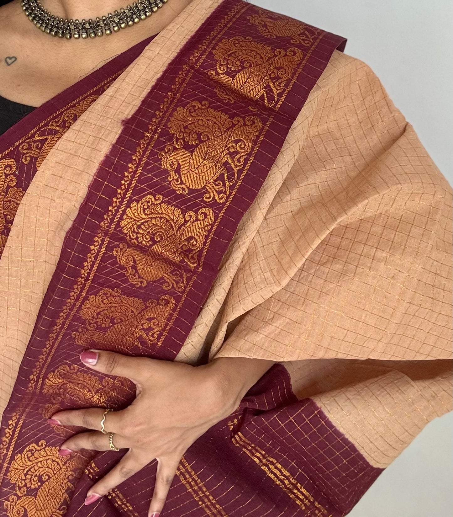 Dark beige with maroon contrast zari checkered sungudi, kattuchayam dyed madurai cotton - YCCOTNMSAP162