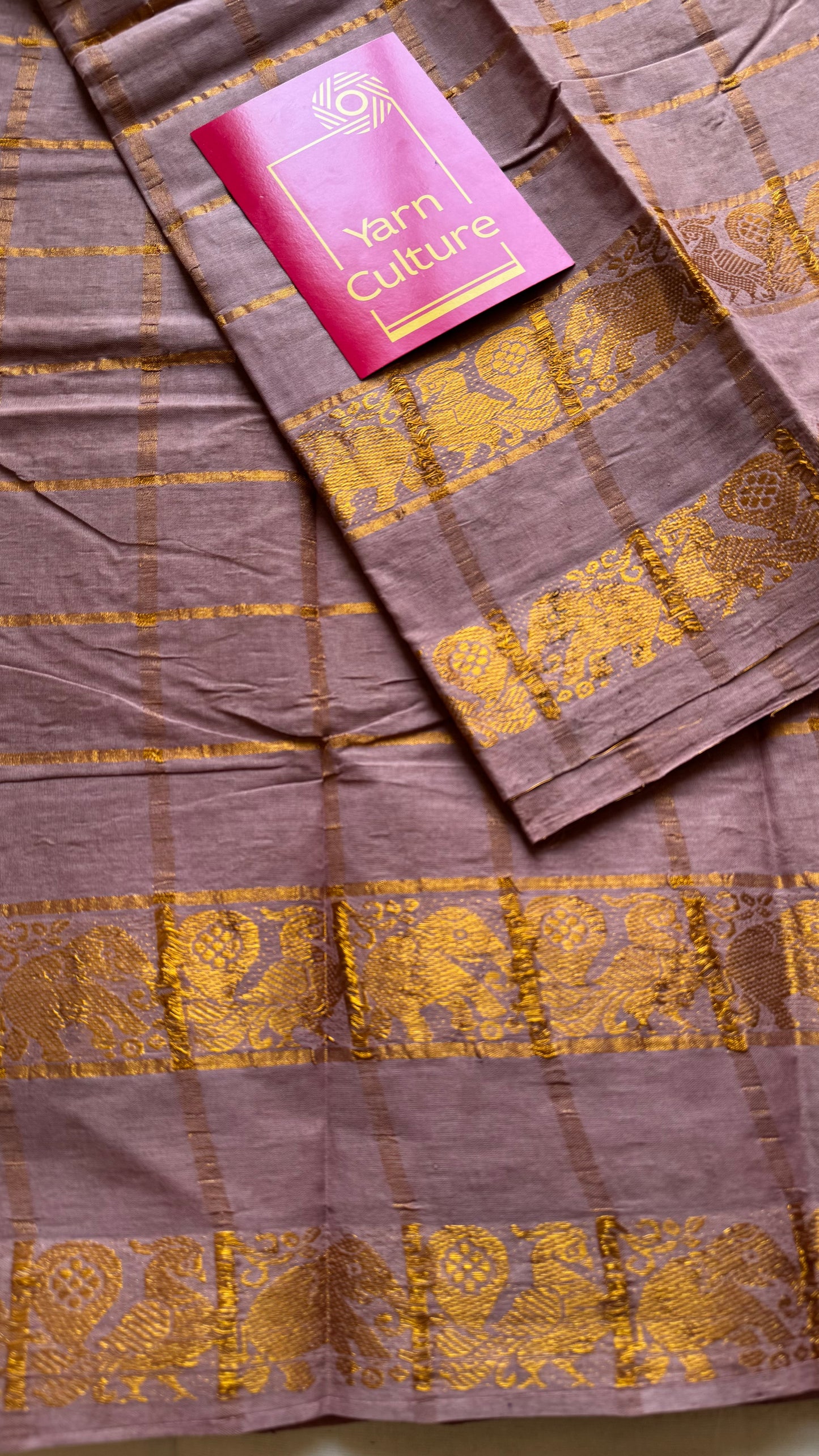 Light dusty rose kattam with motif double border, kattuchayam dyed madurai cotton saree - YCCOTNMSAP175