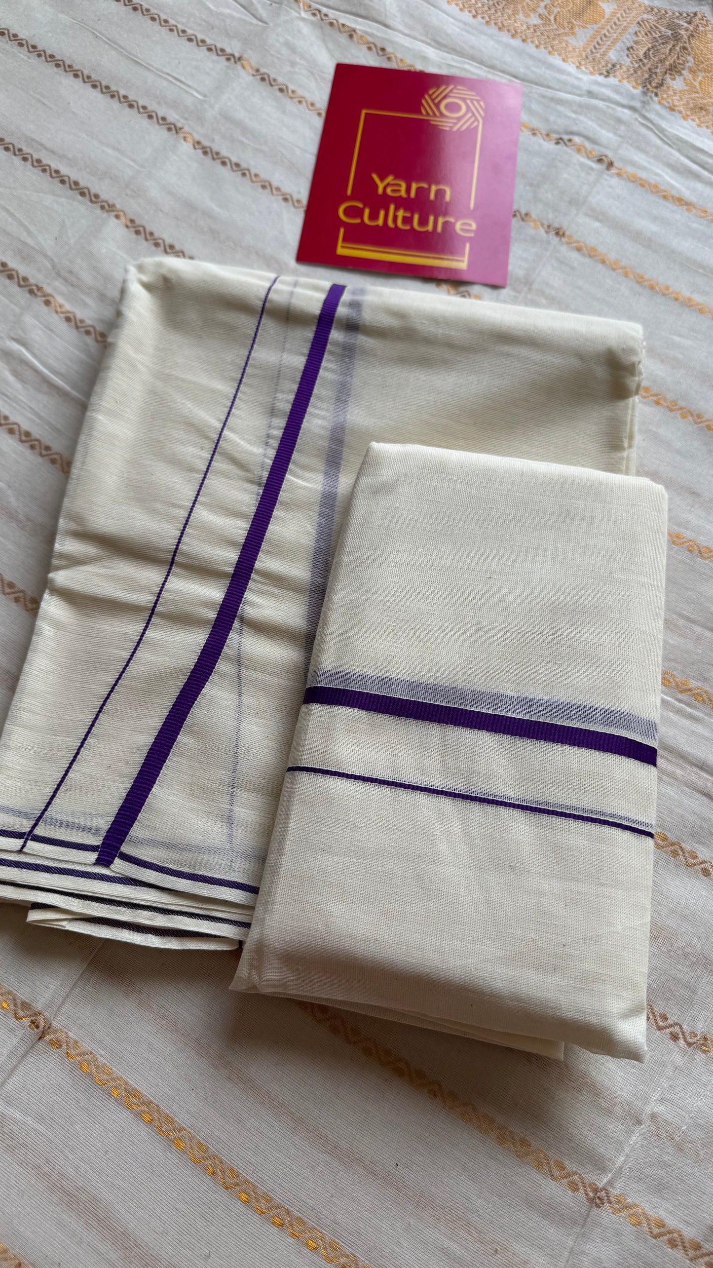 Set mund, kambikkara (thin border) with purple coloured lines - YCIEON135