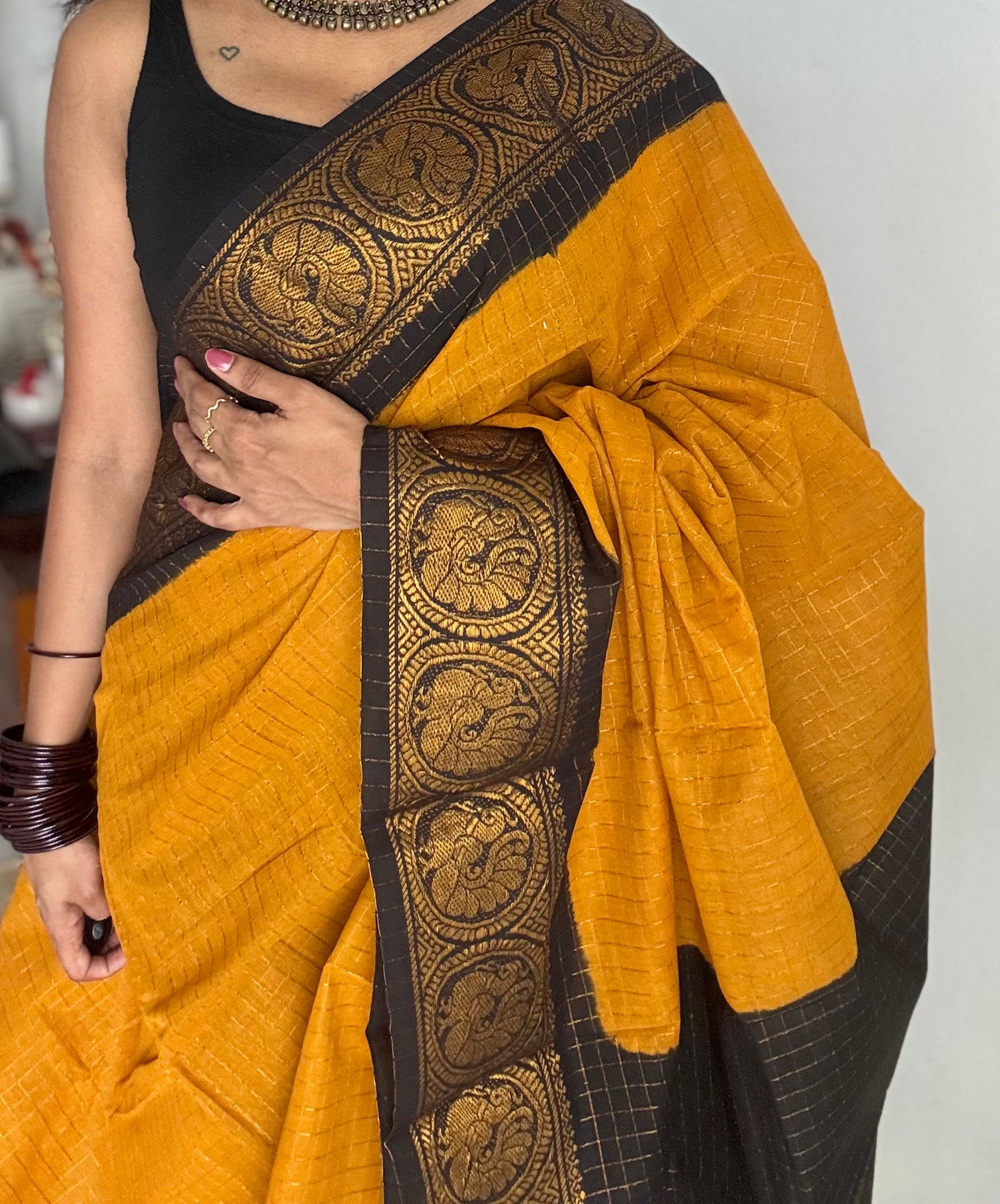 Yellow with black contrast zari checkered sungudi, kattuchayam dyed madurai cotton - YCCOTNMSAP94