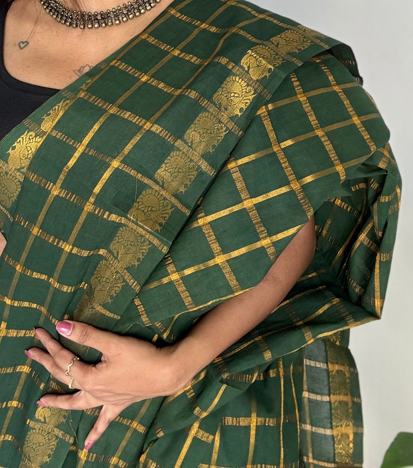 Dark green pavithra kattam kattuchayam dyed madurai cotton saree - YCCOTNMSAP209