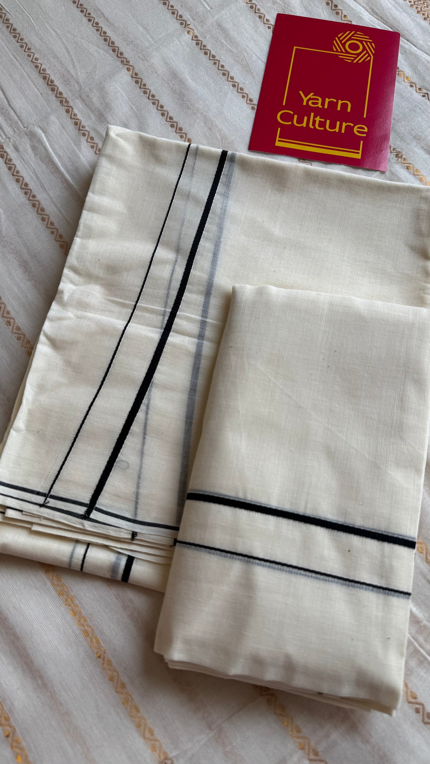 Set mund, kambikkara (thin border) with black coloured lines - YCIEON131