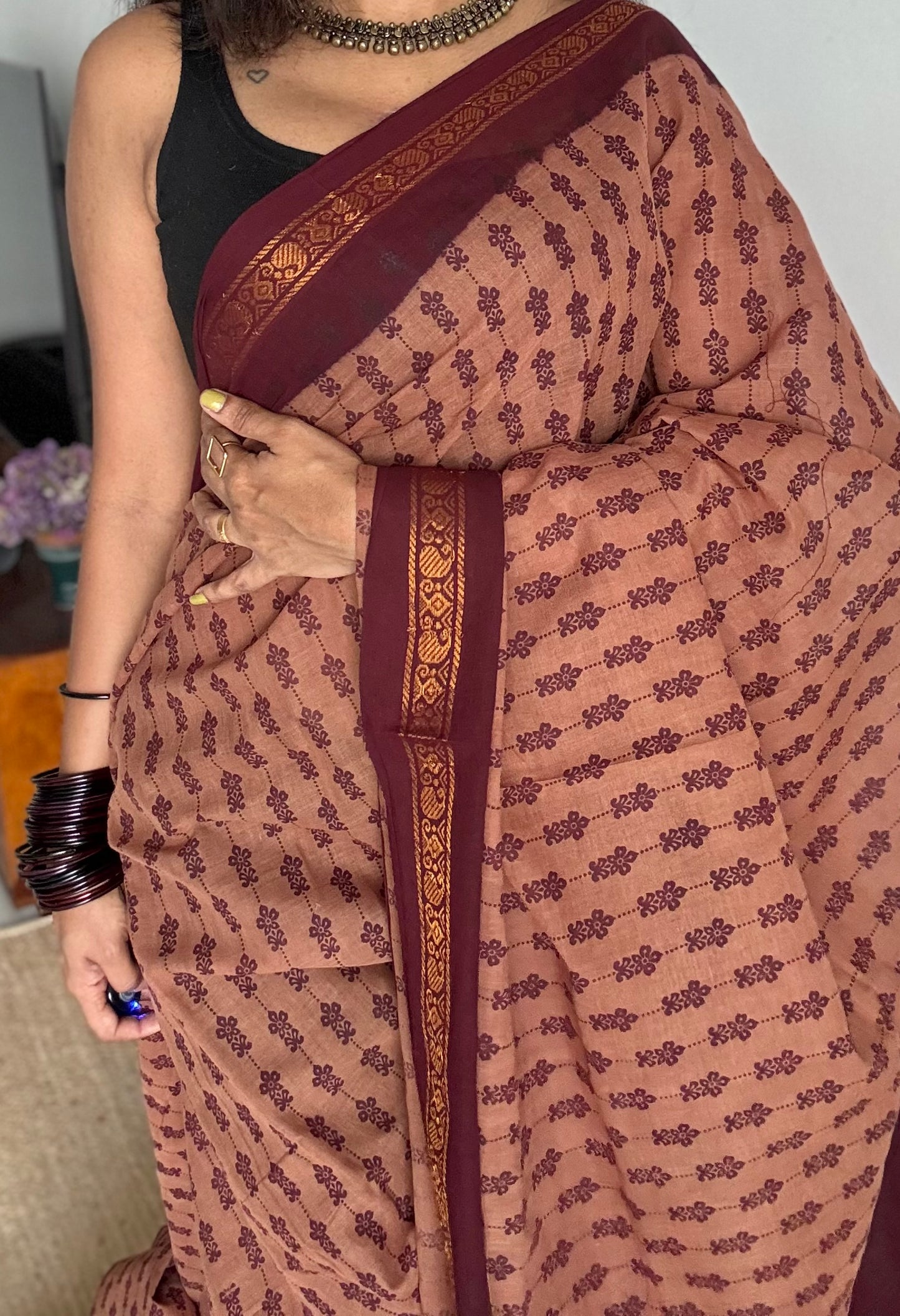 Madisar saree (9 yards) - Light brown with maroon, motif printed, kattuchayam dyed madurai sungudi cotton saree - YCCOTNMSFE78