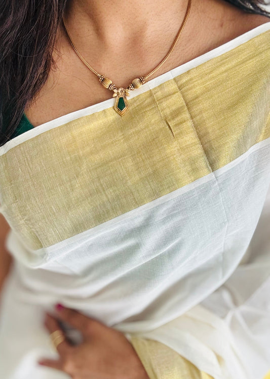 Green pendant, in antique gold chain, with stud earrings - YCAGC126