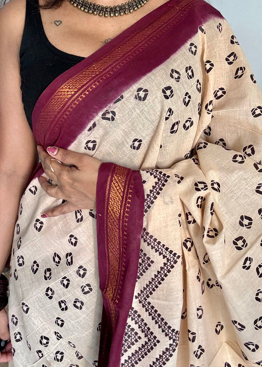 Ivory with maroon contrast, kattuchayam dyed madurai cotton saree - YCCOTNMA239