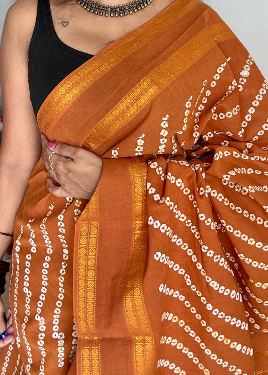 Orangish brown, wax dot printed sungudi, kattuchayam dyed madurai cotton - YCCOTNMSAP145
