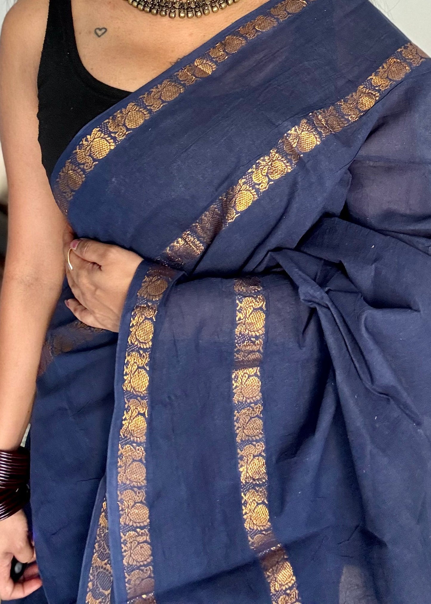 Dark blue rettaipettu peacock double bordered, kattuchayam dyed madurai cotton saree - YCCOTNMA277