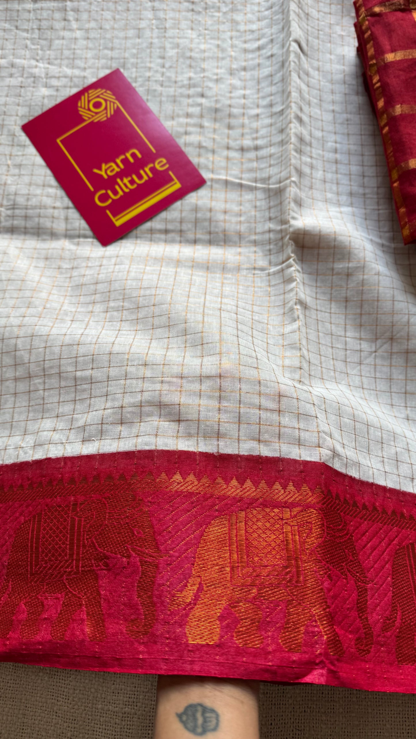 Sungudi cotton checks, ivory base, red border with elephant motifs, soft cotton - YCCOTNMSJA182