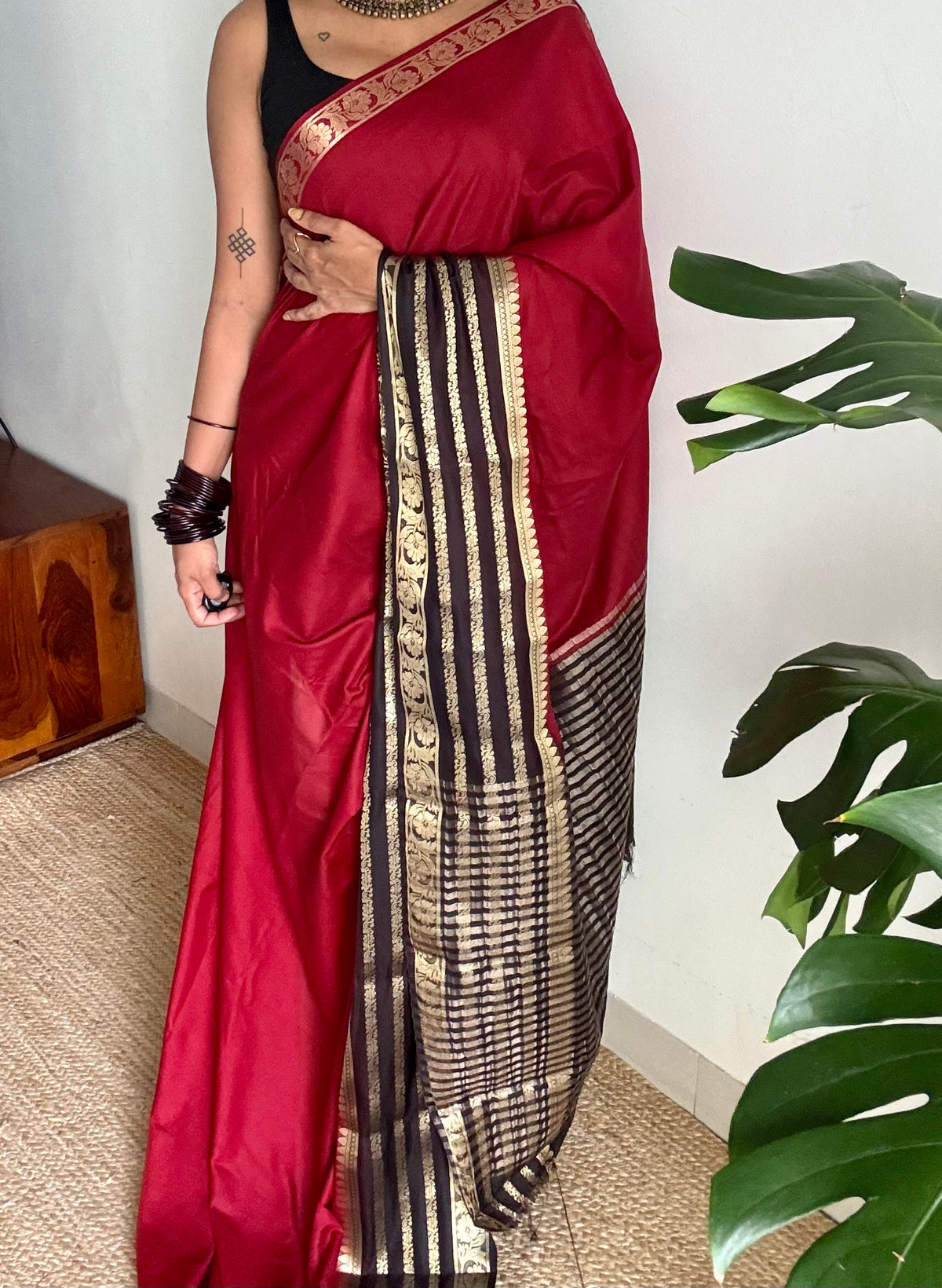 Maroon and black, semi crepe silk saree with antique gold border - YCLOKOC50