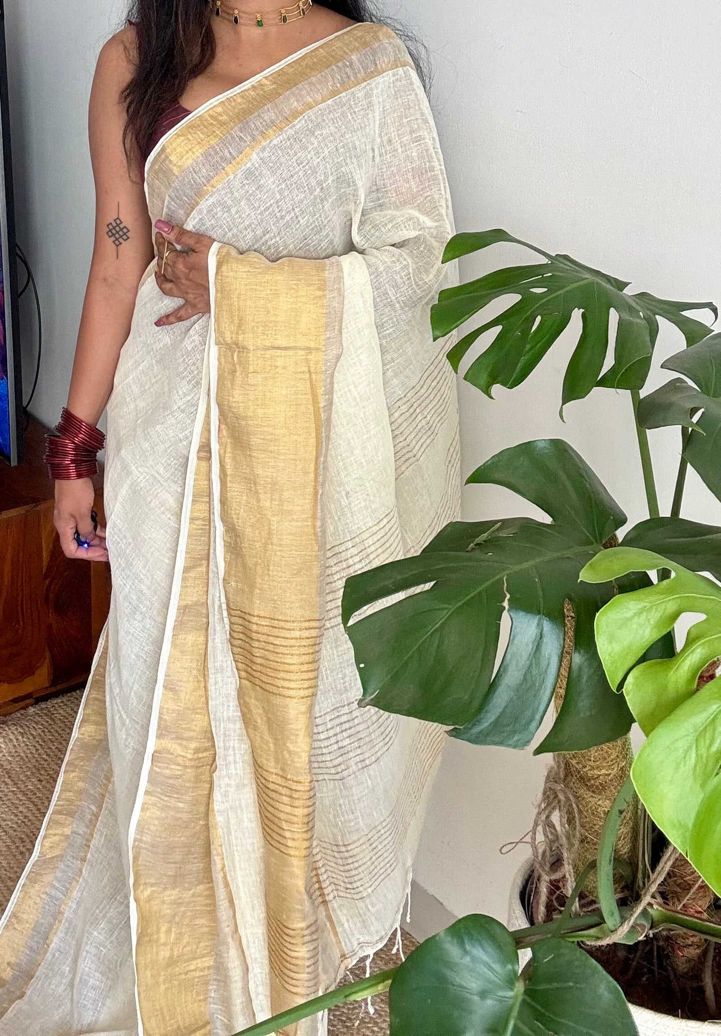Pure ivory linen, gold and silver zari border - YCIEON27