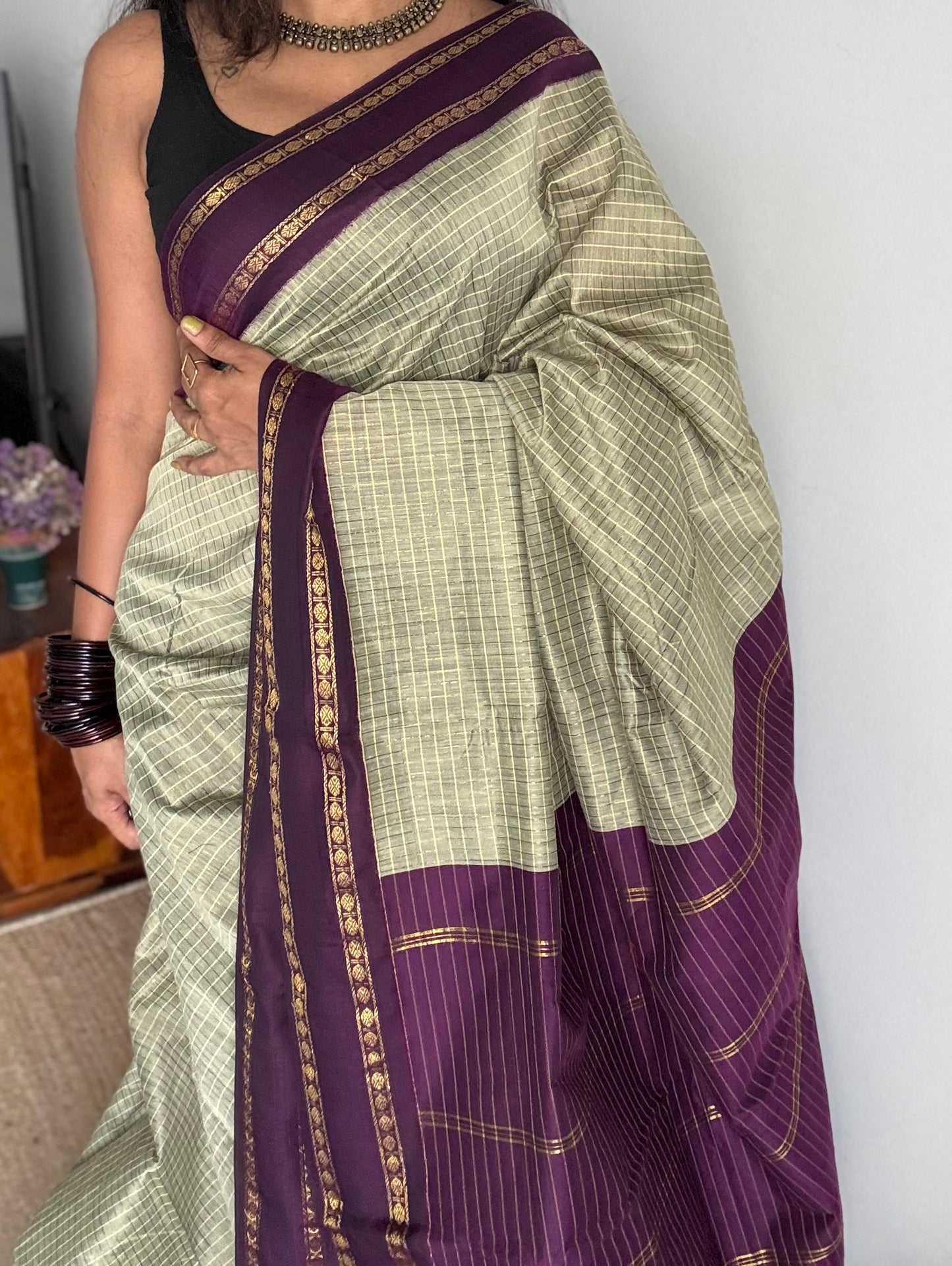 Grey with wine contrast arani checkered saree, cotton silk - YCCOTNKCFE69