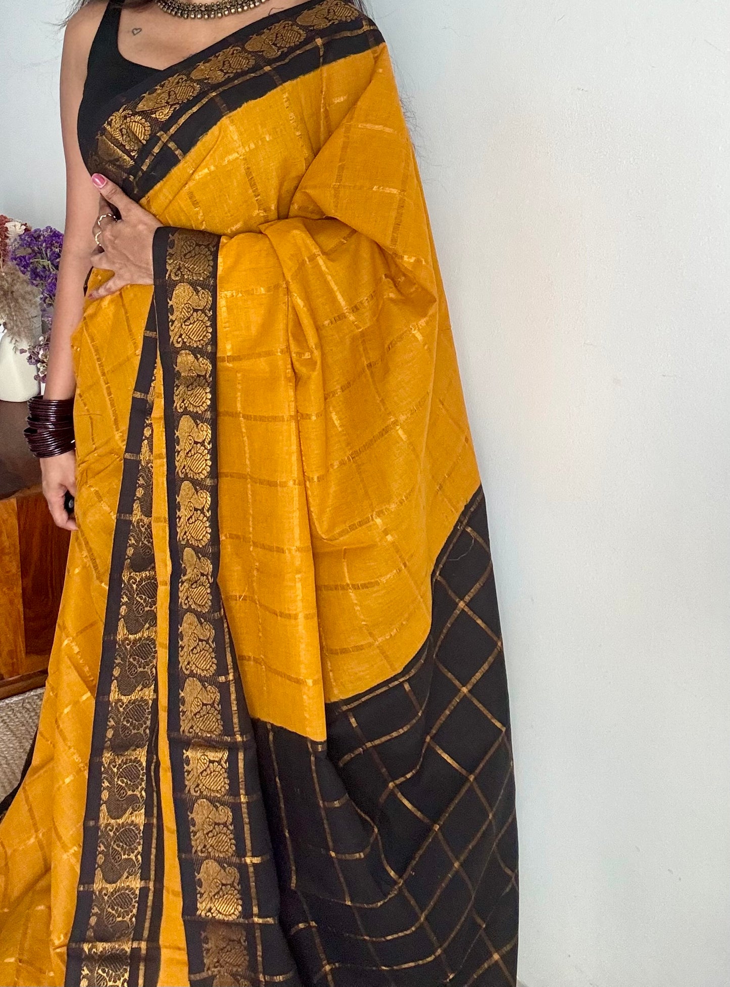 Turmeric yellow with black pavithra kattam sungudi, madurai cotton - YCCOTNMSAP141