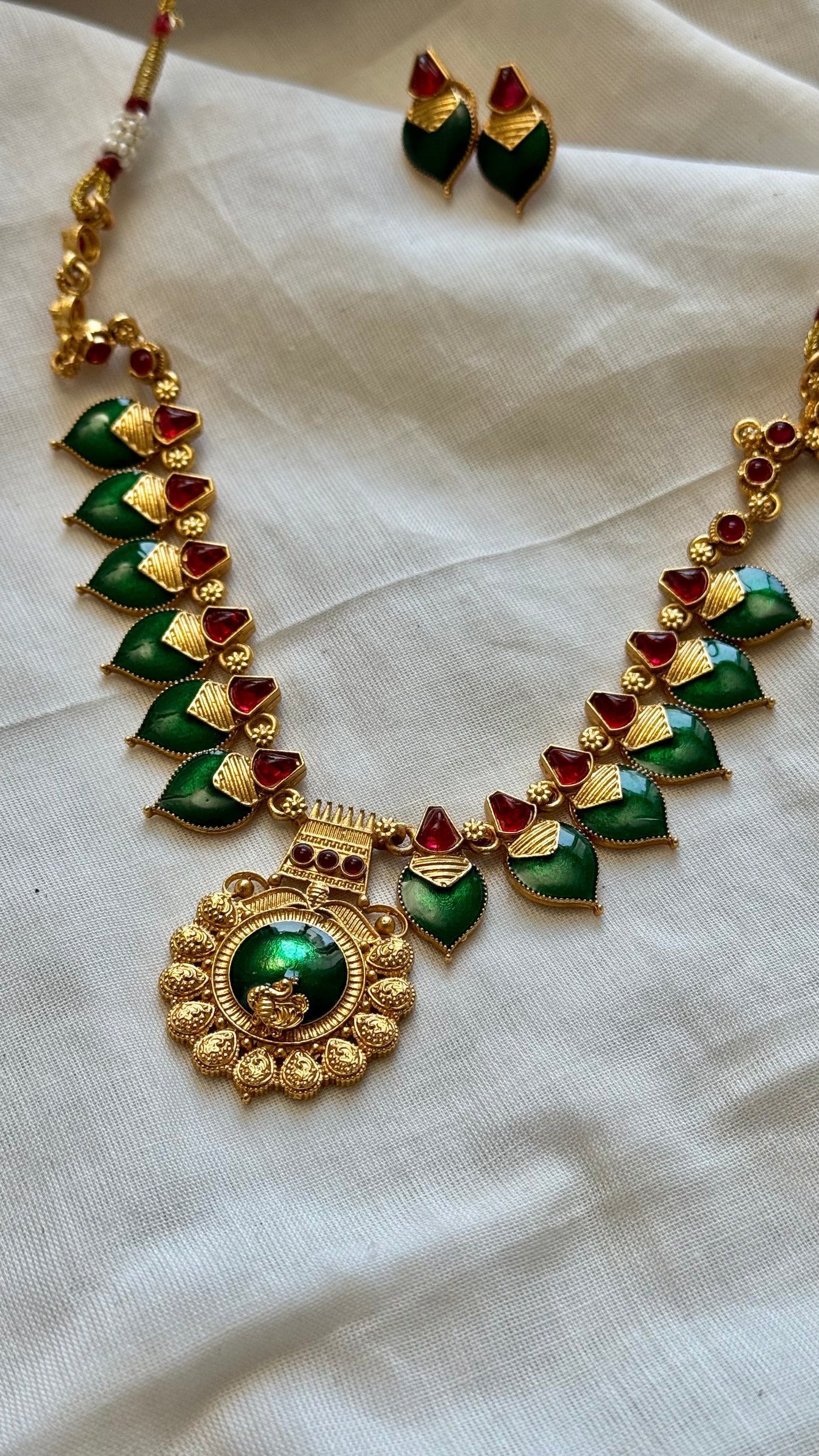 Green palakka pendant neckpiece, with earrings - YCGPNP631
