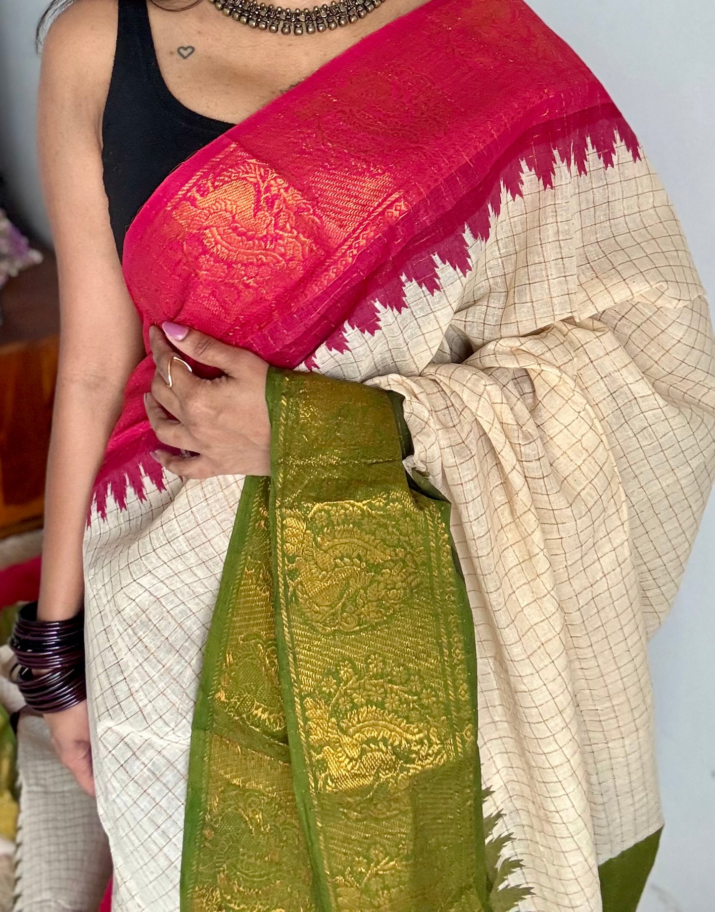 Sungudi cotton checks, ivory gold base, green and red dual tone border, soft cotton - YCCOTNGJJA176