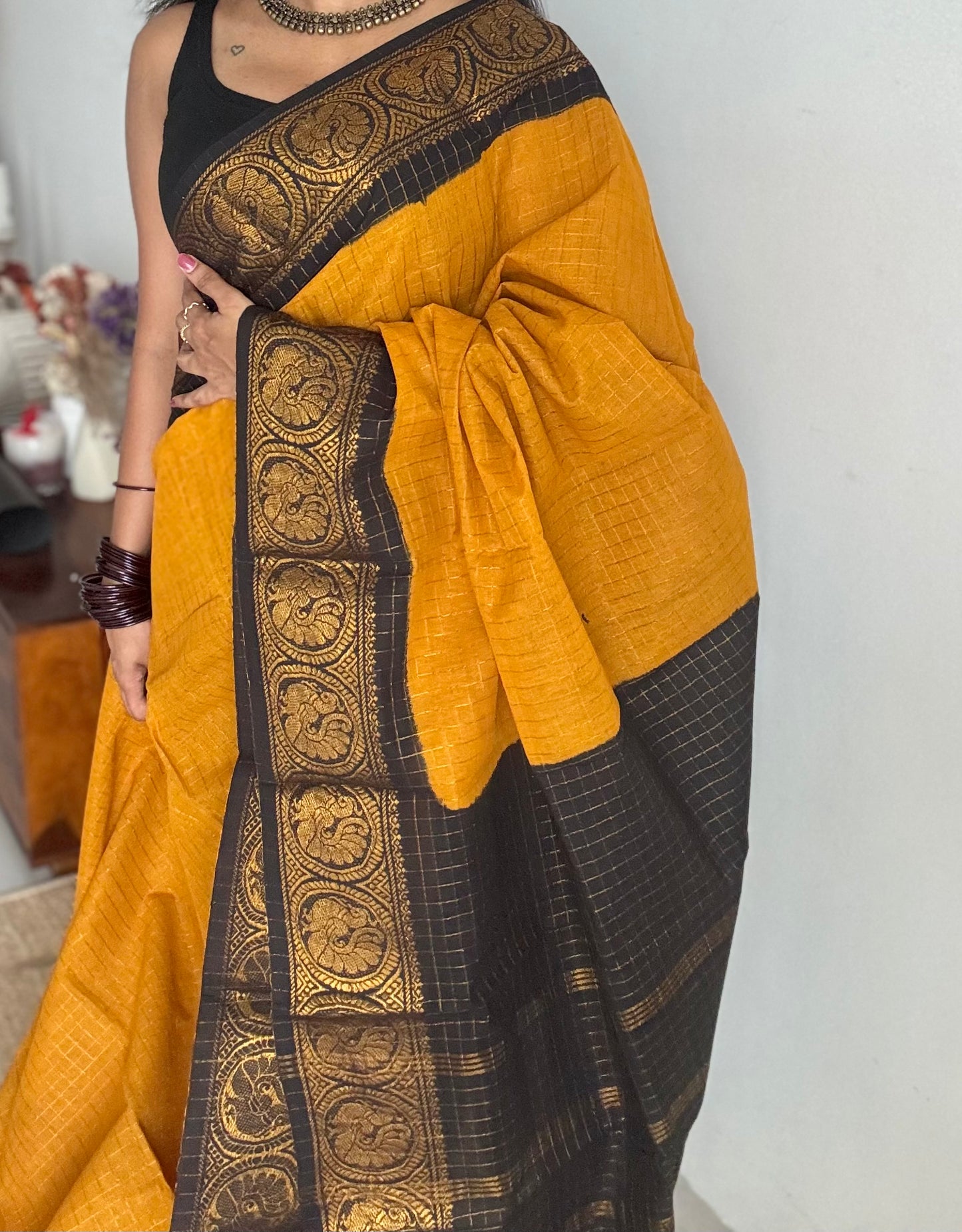 Yellow with black contrast zari checkered sungudi, kattuchayam dyed madurai cotton - YCCOTNMSAP94