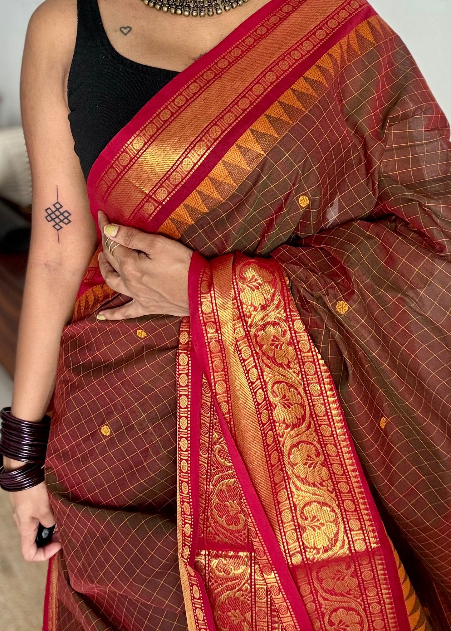 Brownish green with red contrast, checkered kanchi cotton saree - YCCOTNJU22