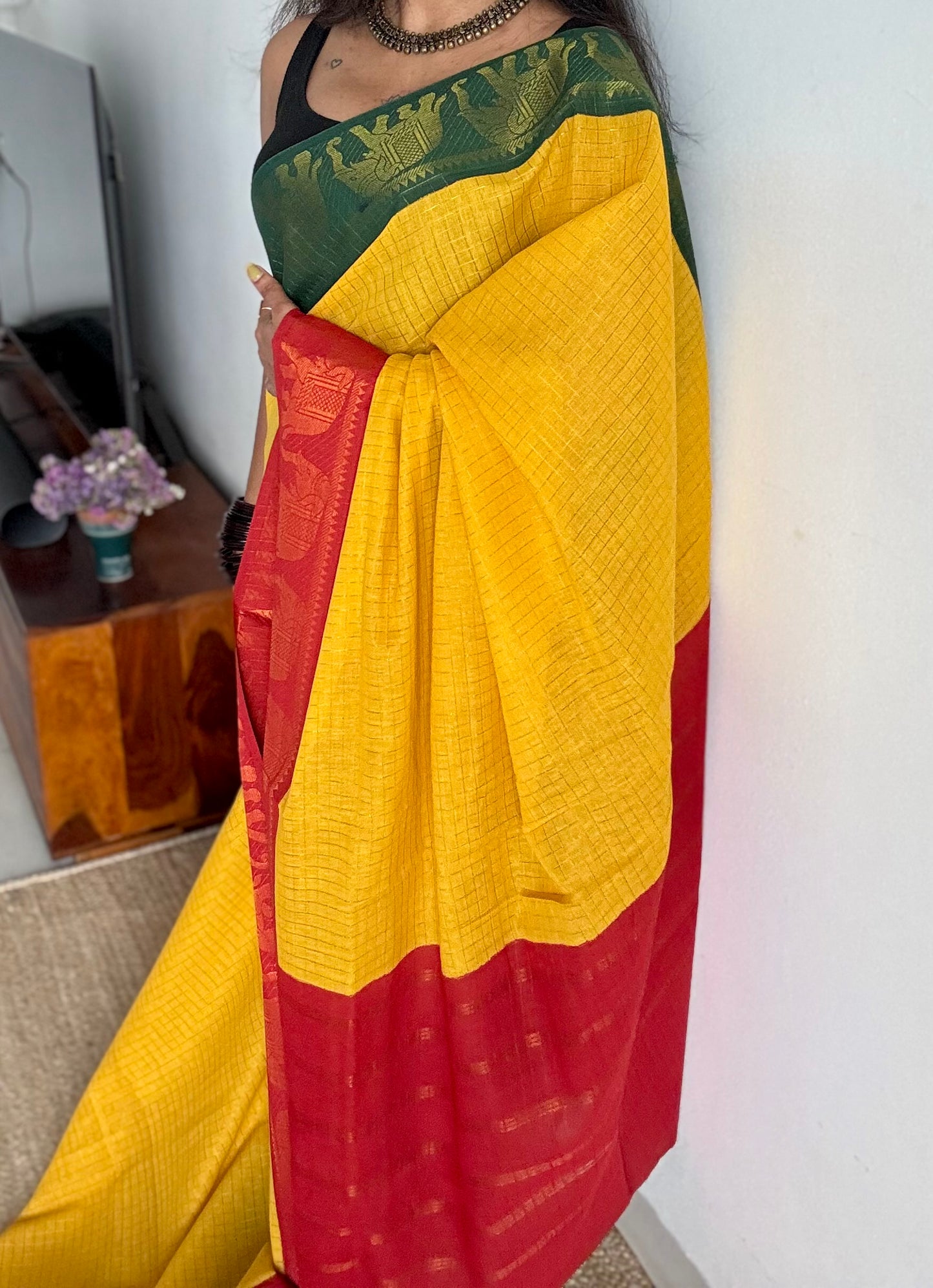Sungudi cotton checks, yellow base, red and dark green border with elephant motifs, soft cotton - YCCOTNGJJA171