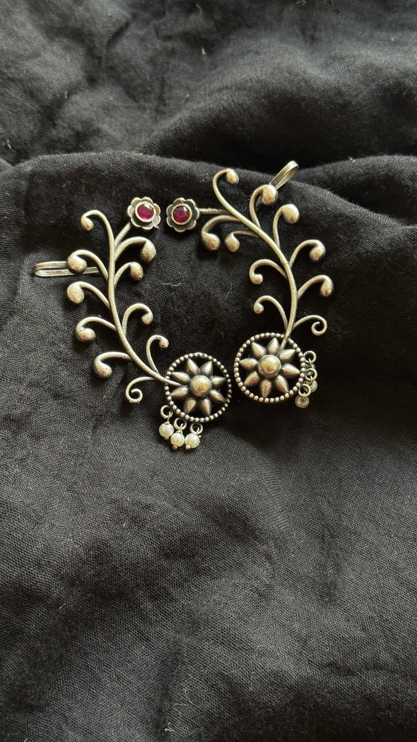 Oxidised silver, floral patterned earcuff, red stone - YCOSEC579