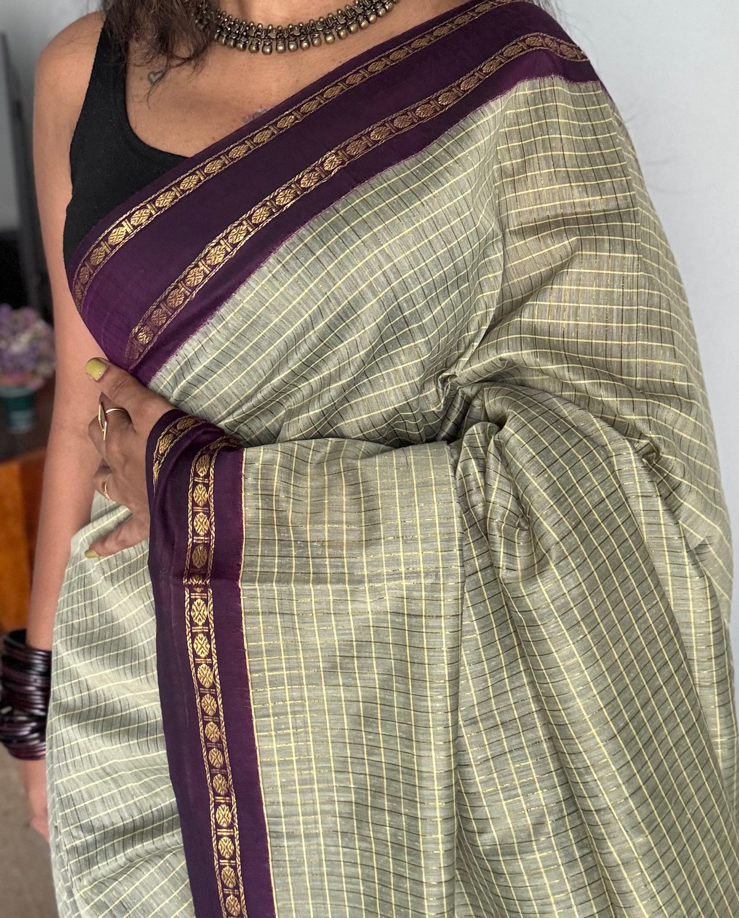 Grey with wine contrast arani checkered saree, cotton silk - YCCOTNKCFE69
