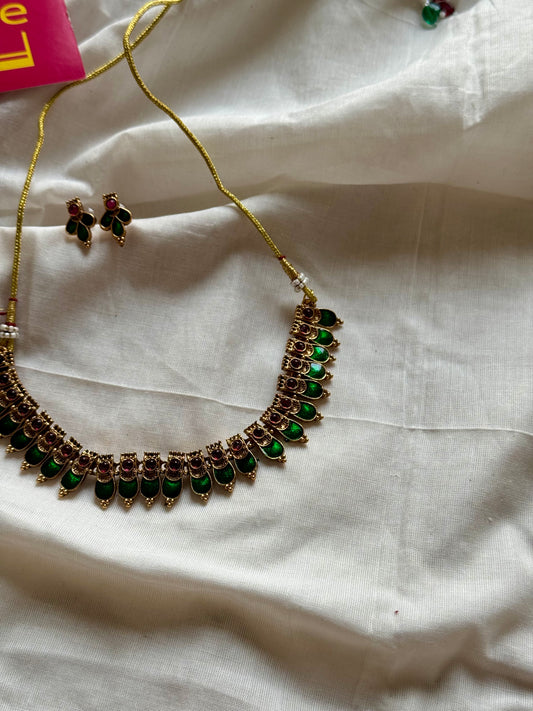 Green nagapadam neckpiece, with earrings - YCGPNP621