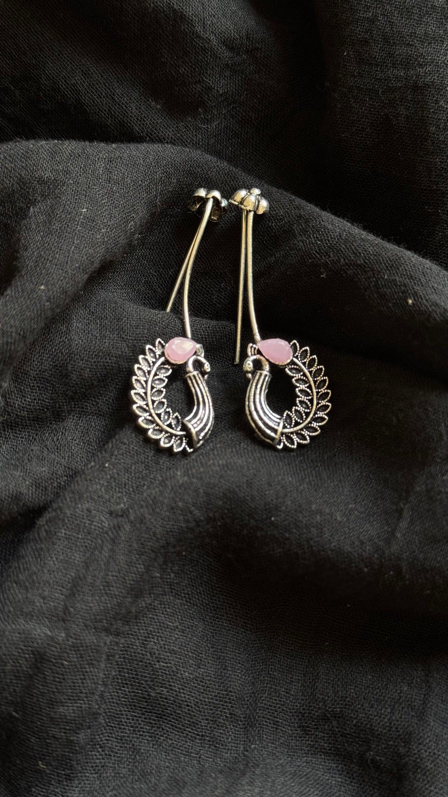 Bugadi clip-on (non pierced), pink stone, peacock pattern, oxidised silver - YCOSEBU512