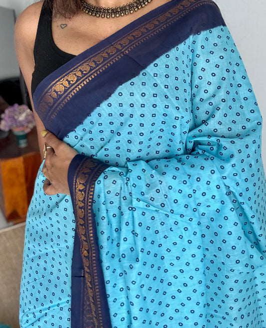 Light blue with dark blue, motif printed, kattuchayam dyed madurai sungudi cotton saree - YCCOTNMSFE76
