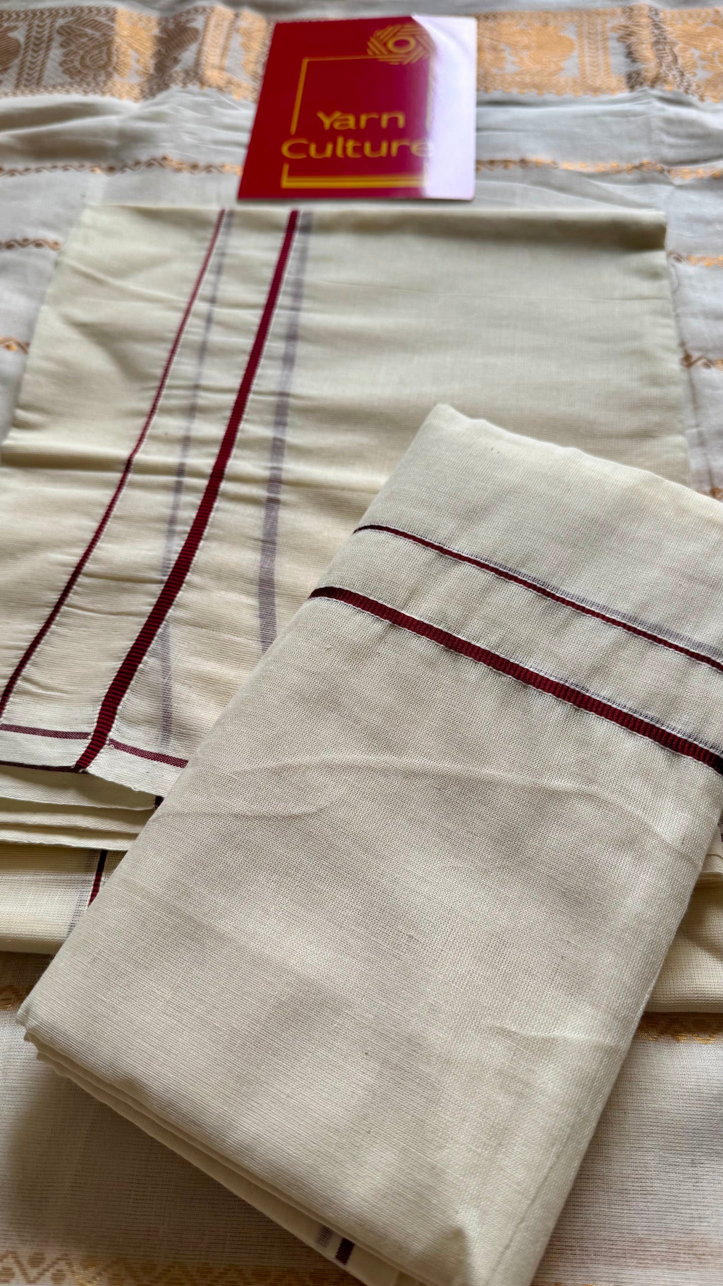 Set mund, kambikkara (thin border) with maroon coloured lines - YCIEON132