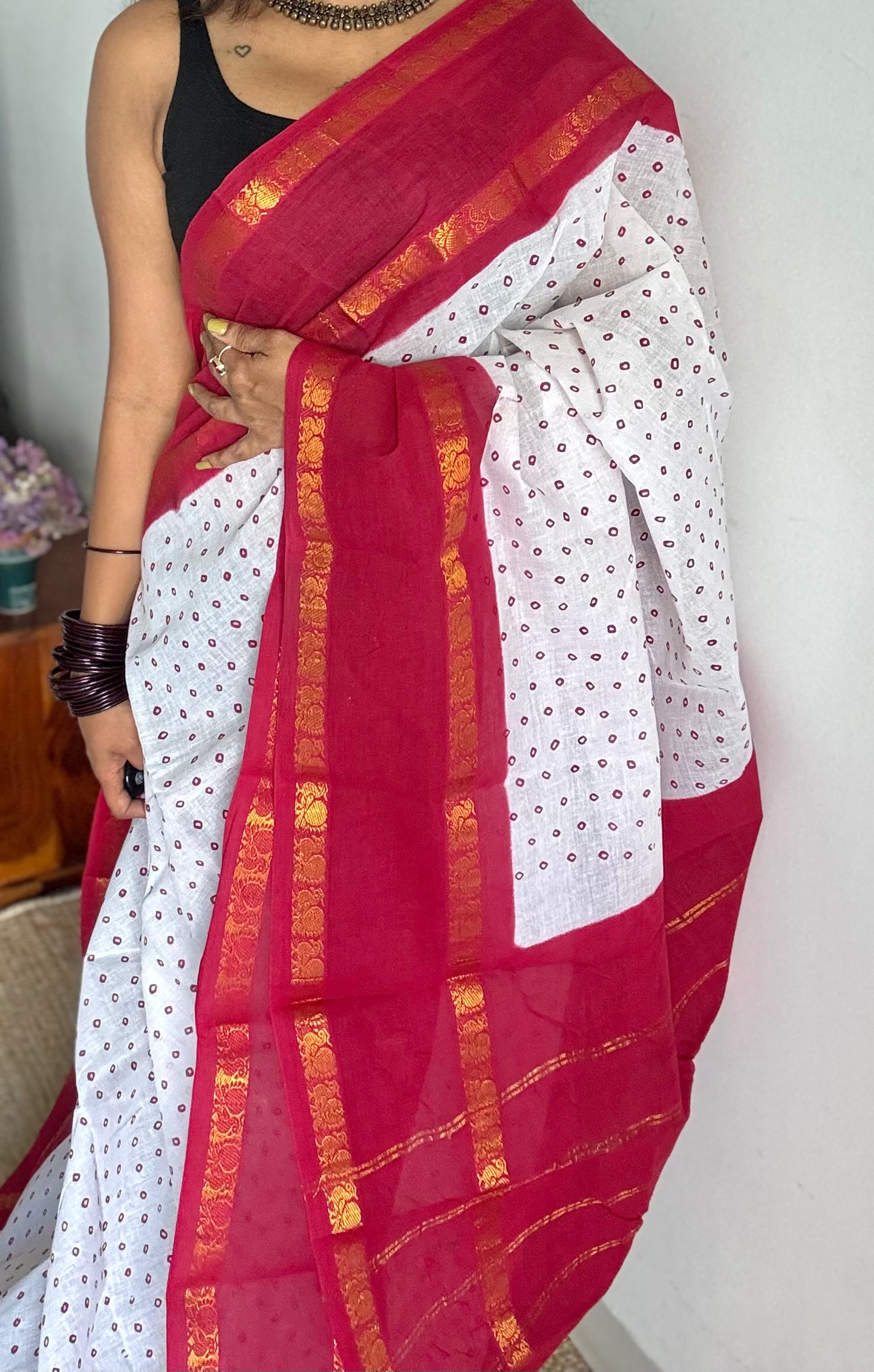 White and red rettaipettu peacock double bordered, kattuchayam dyed madurai cotton saree - YCCOTNMSFE96
