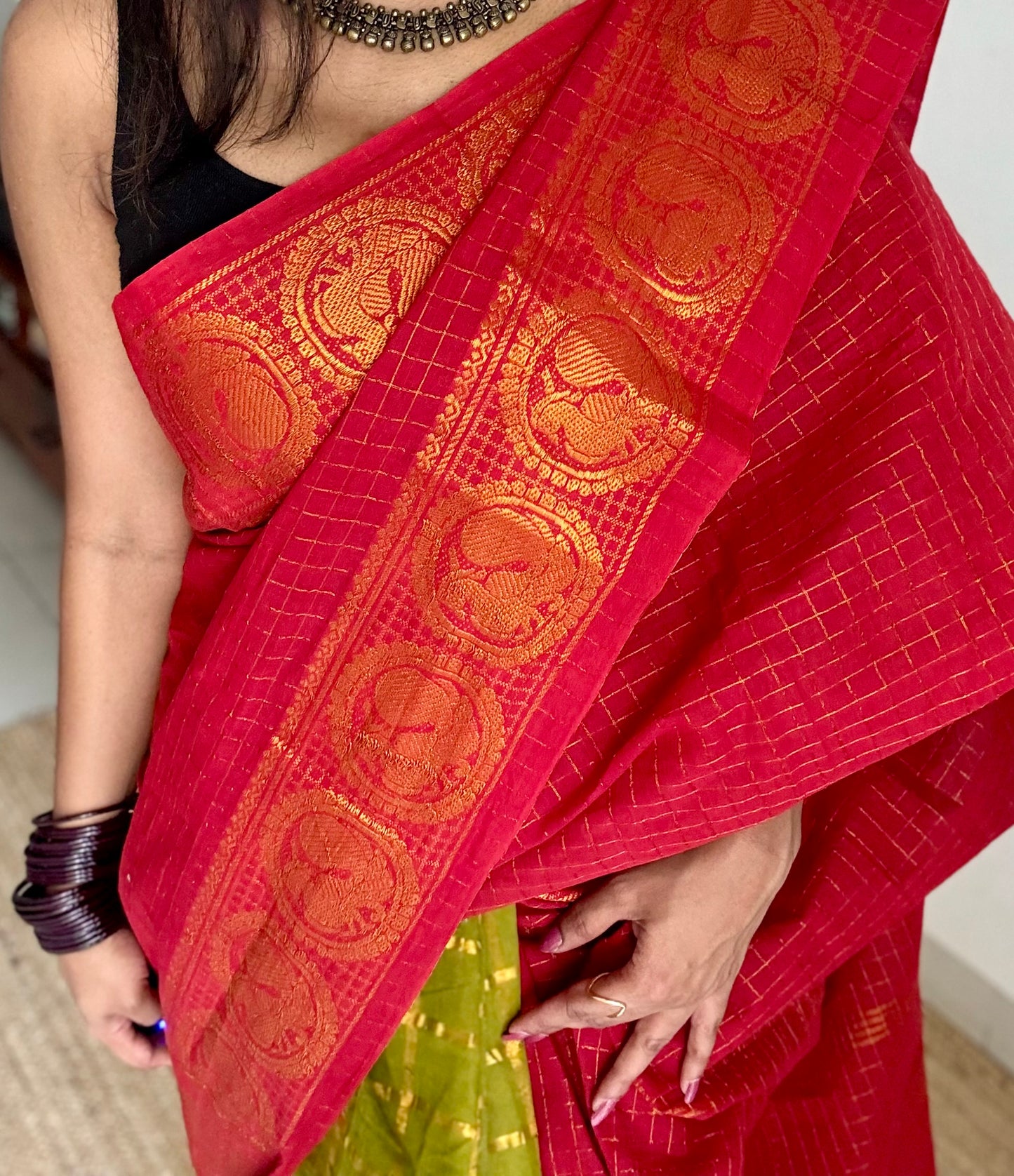 Chilli red with green with checks, sungudi cotton half-half saree - YCCOTNIDMA283