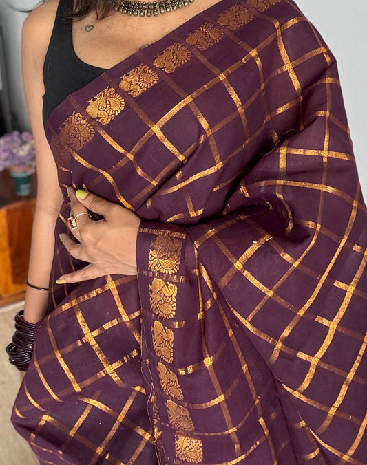 Purple brown pavithra kattam kattuchayam dyed madurai cotton saree - YCCOTNMSFE128