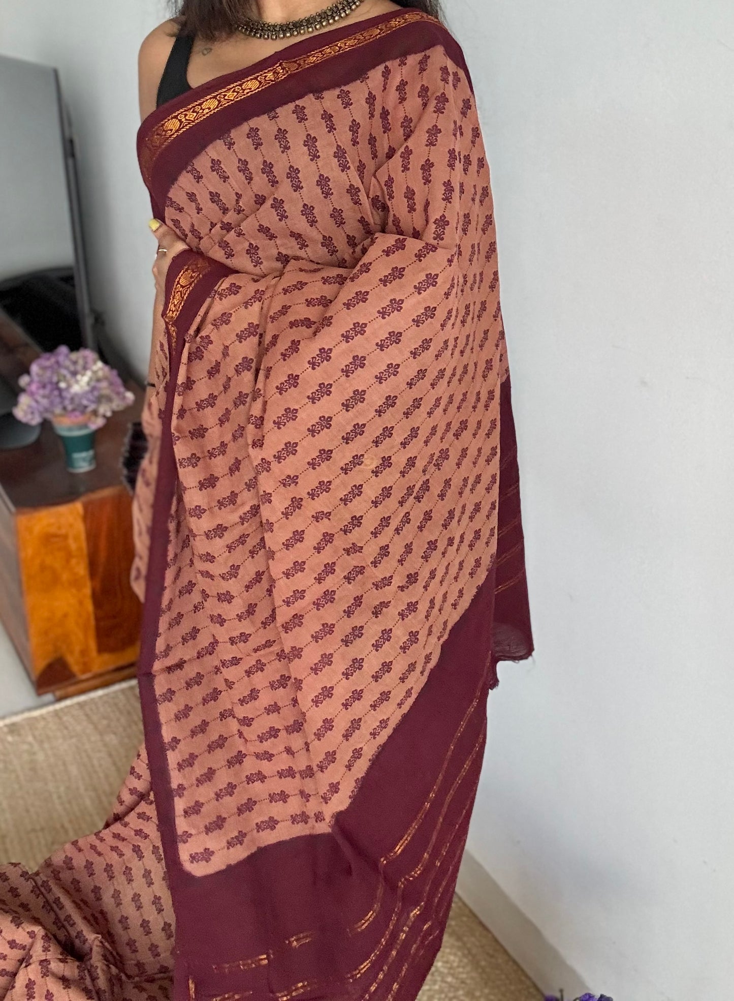 Madisar saree (9 yards) - Light brown with maroon, motif printed, kattuchayam dyed madurai sungudi cotton saree - YCCOTNMSFE78