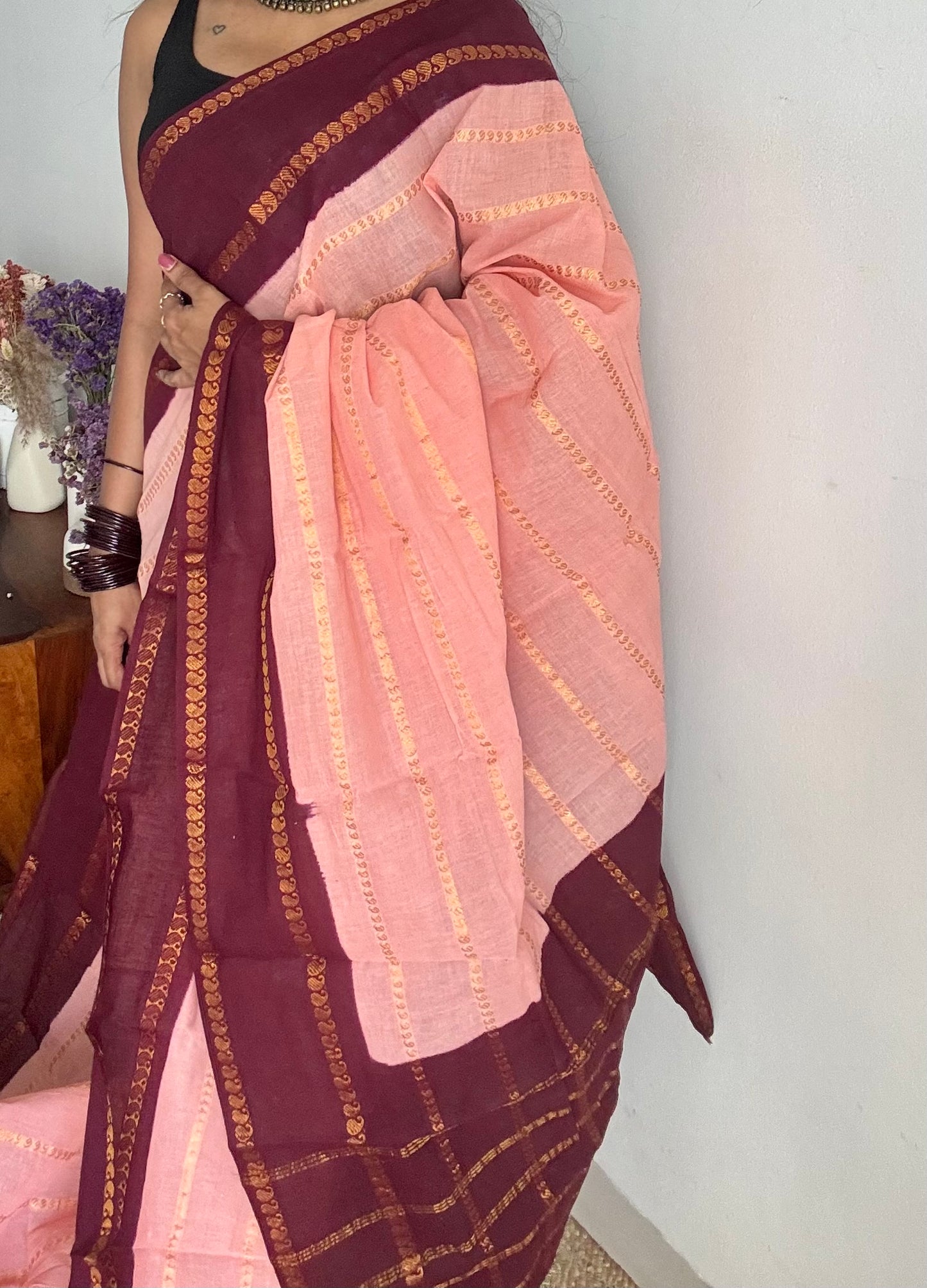 Light peach pink with maroon paisley velthaari sungudi, kattuchayam dyed madurai cotton - YCCOTNMSAP164