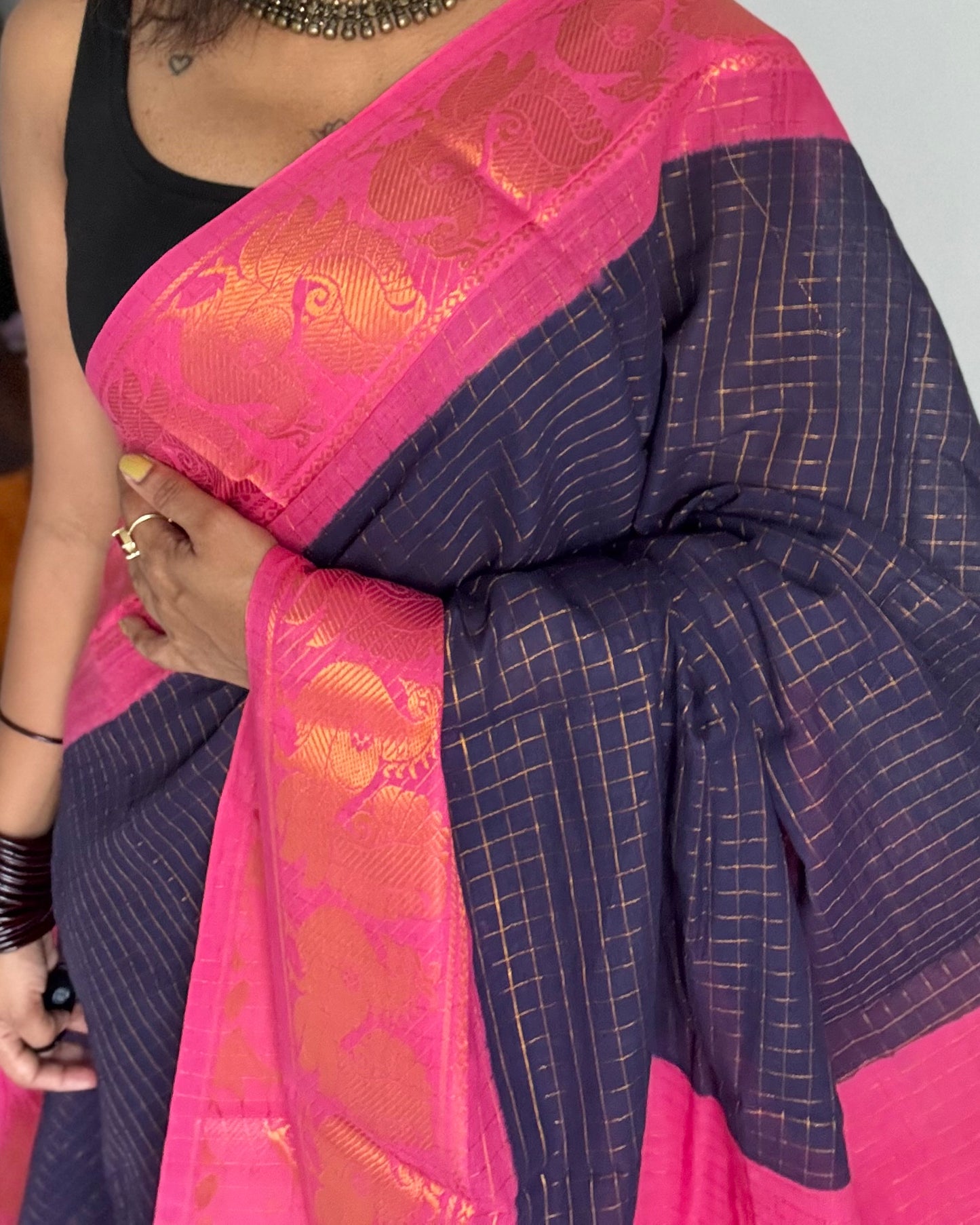 Navy blue with pink contrast, zari checkered sungudi, kattuchayam dyed madurai cotton - YCCOTNMSFE331