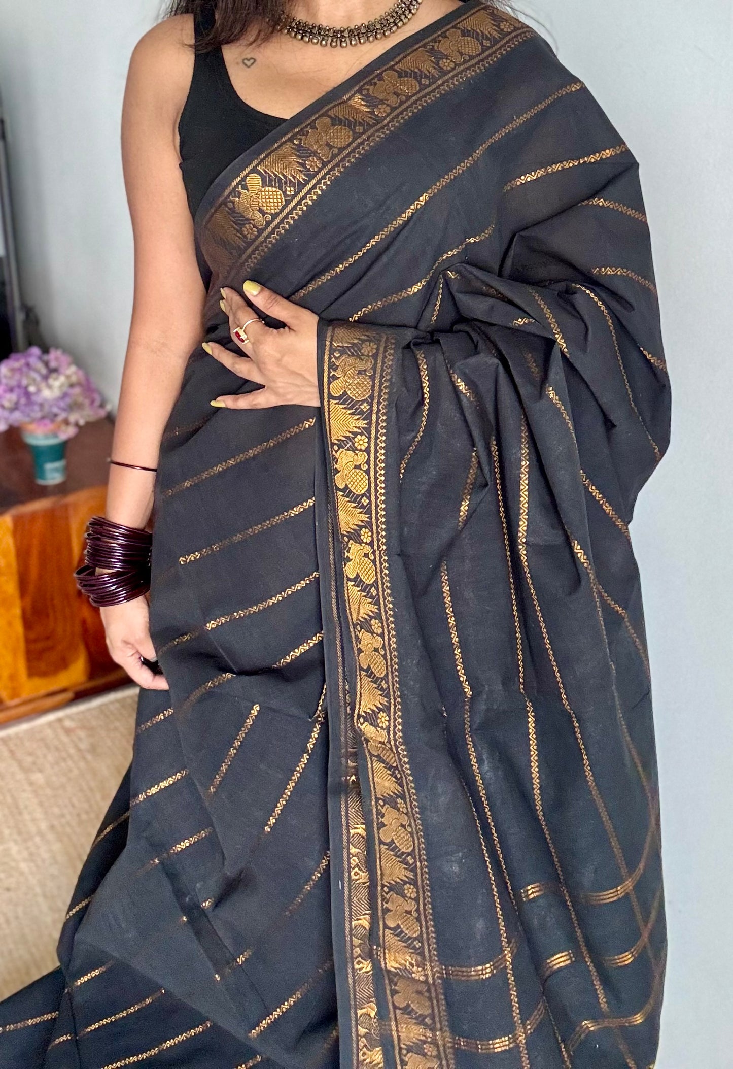 Black velthaari patterned kattuchayam dyed madurai cotton saree - YCCOTNMSFE132