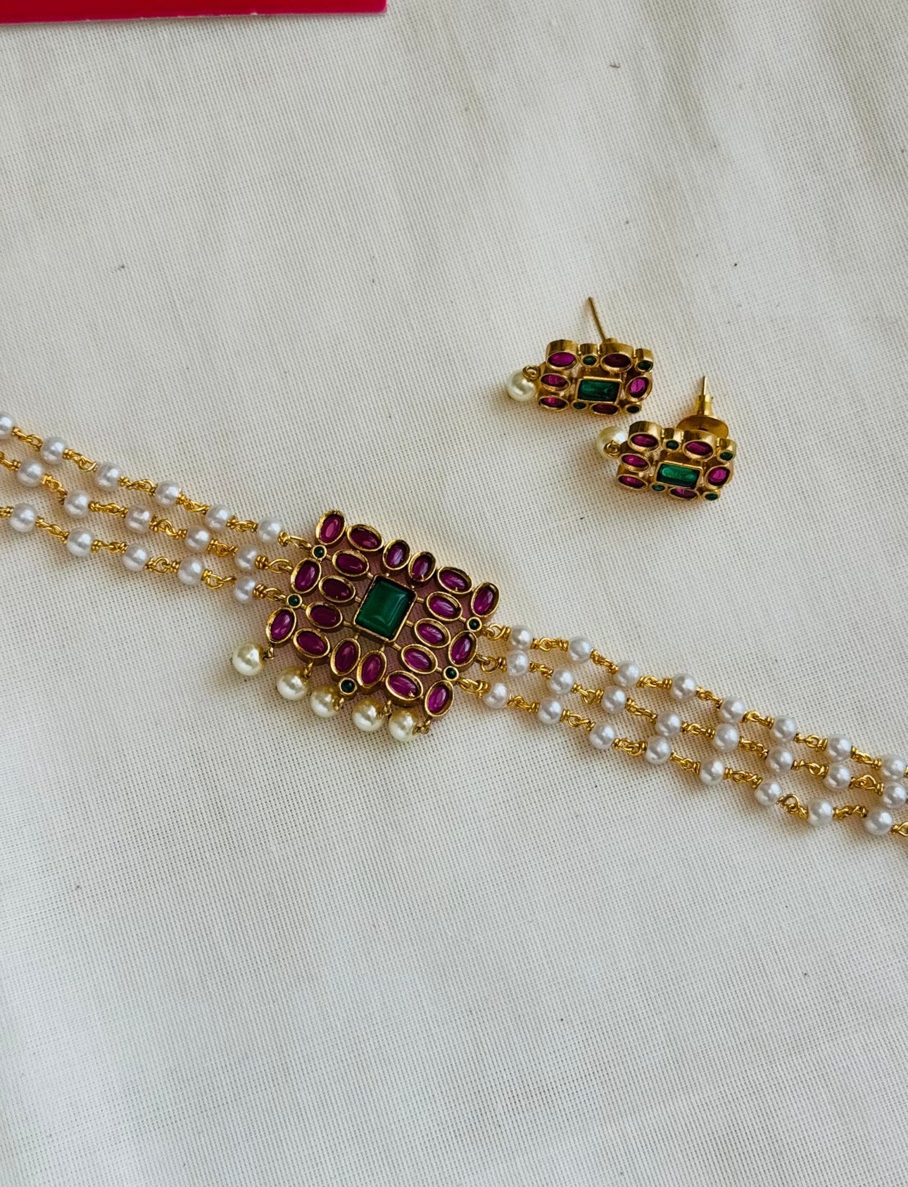 Pearl chain neckpiece with ruby green pendant, with earrings - YCGPNP779
