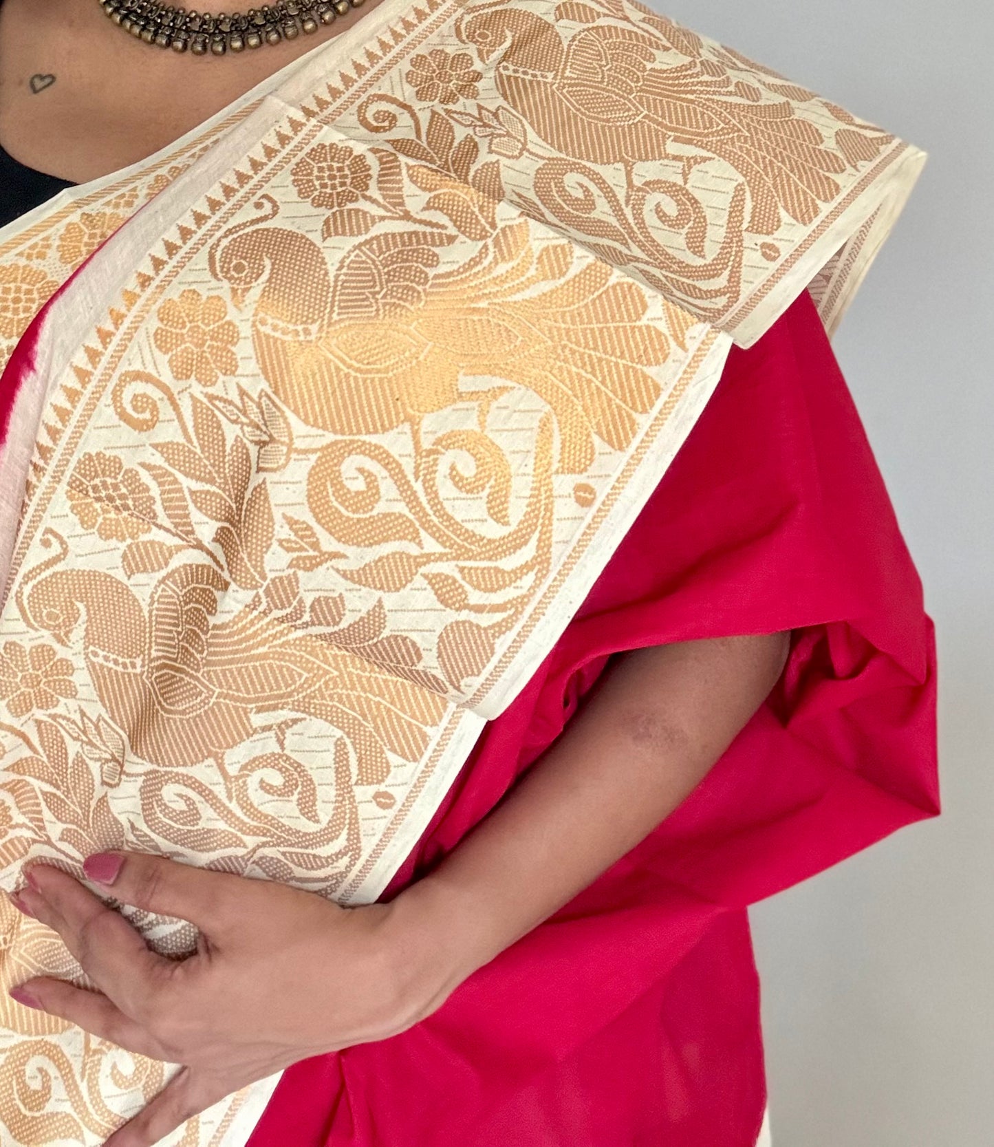 Red long border sungudi saree with cream contrast, kattuchayam dyed madurai cotton - YCCOTNMA251