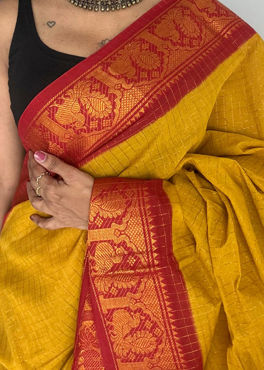 Light green with red contrast zari checkered sungudi, kattuchayam dyed madurai cotton - YCCOTNMSAP196