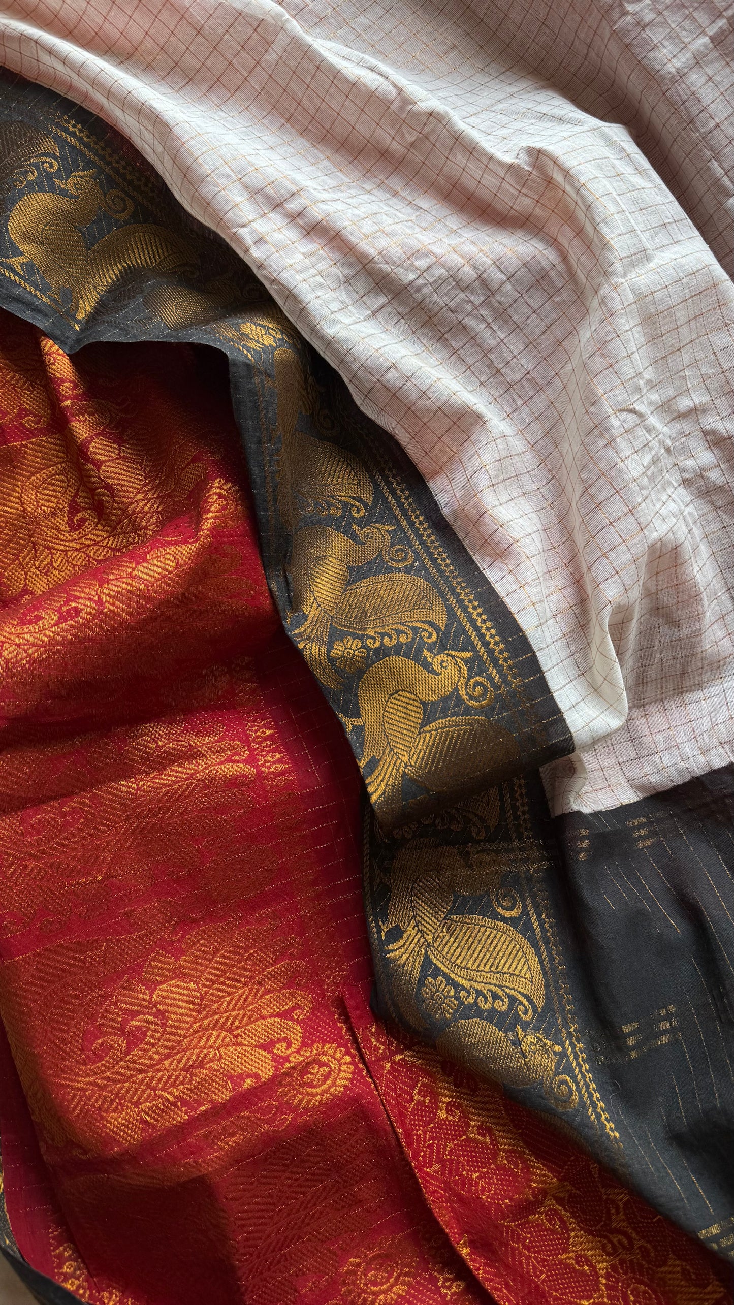 Ivory and red border with chilli red, sungudi cotton half-half saree - YCCOTNIDMA295