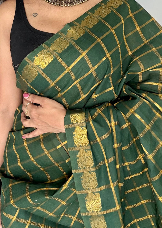 Dark green pavithra kattam kattuchayam dyed madurai cotton saree - YCCOTNMSAP209