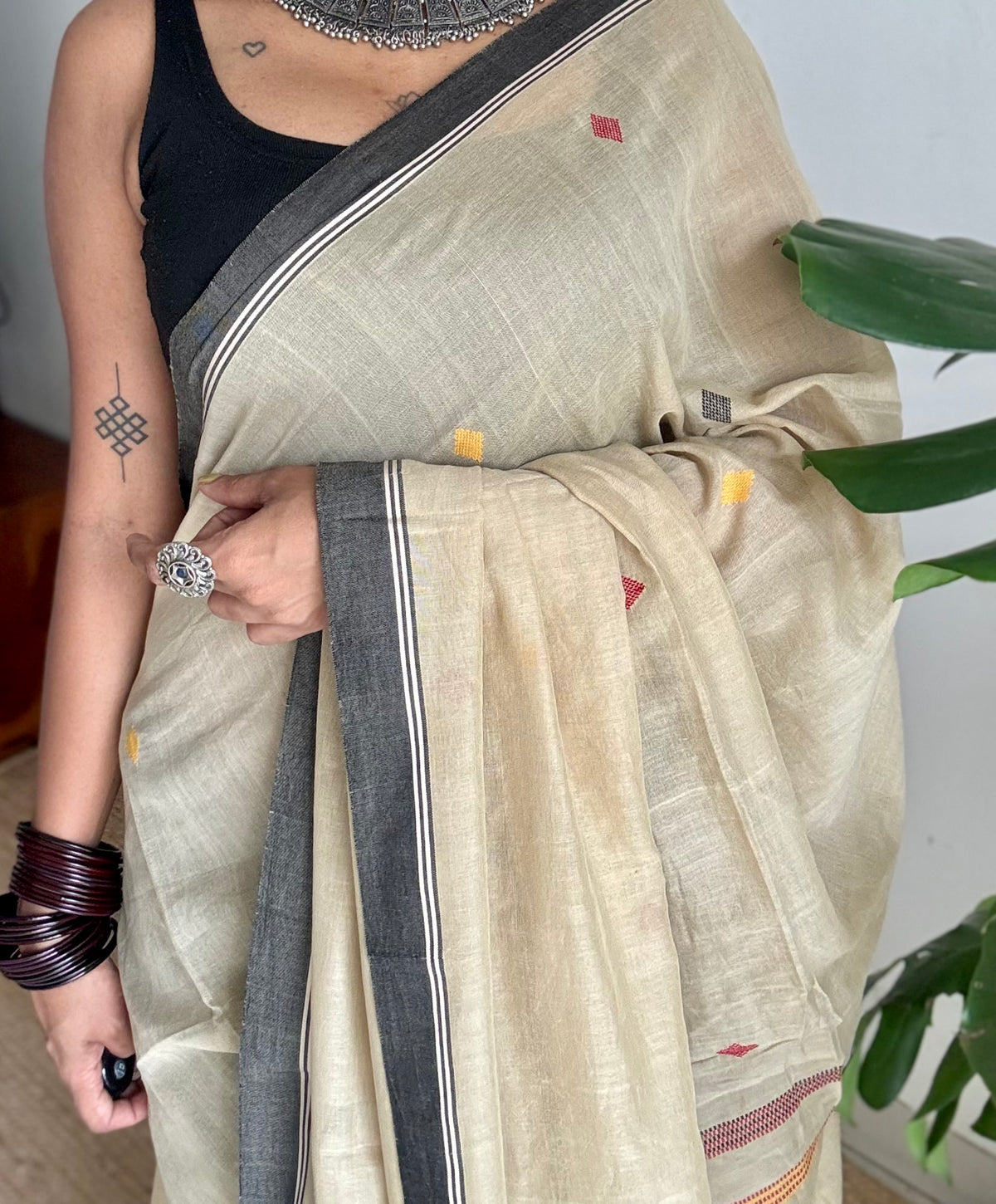 Handloom Bengal soft cotton saree, beige with woven buttas and black borders - YCBCMCSE39