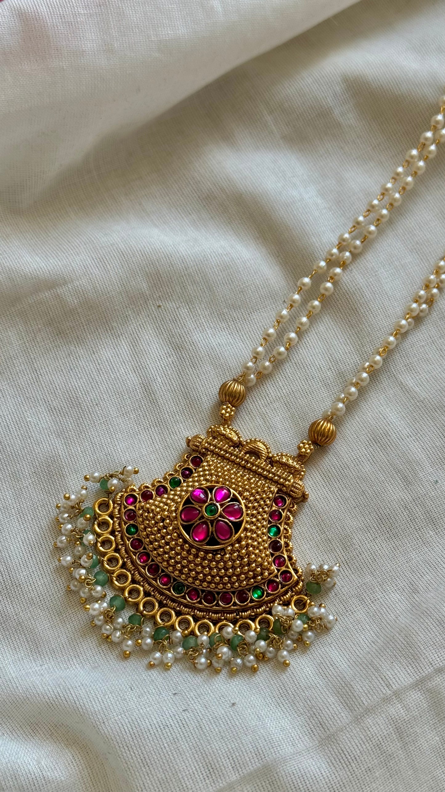 Ruby green pendant pearl chain neckpiece with earrings - YCGPNP666