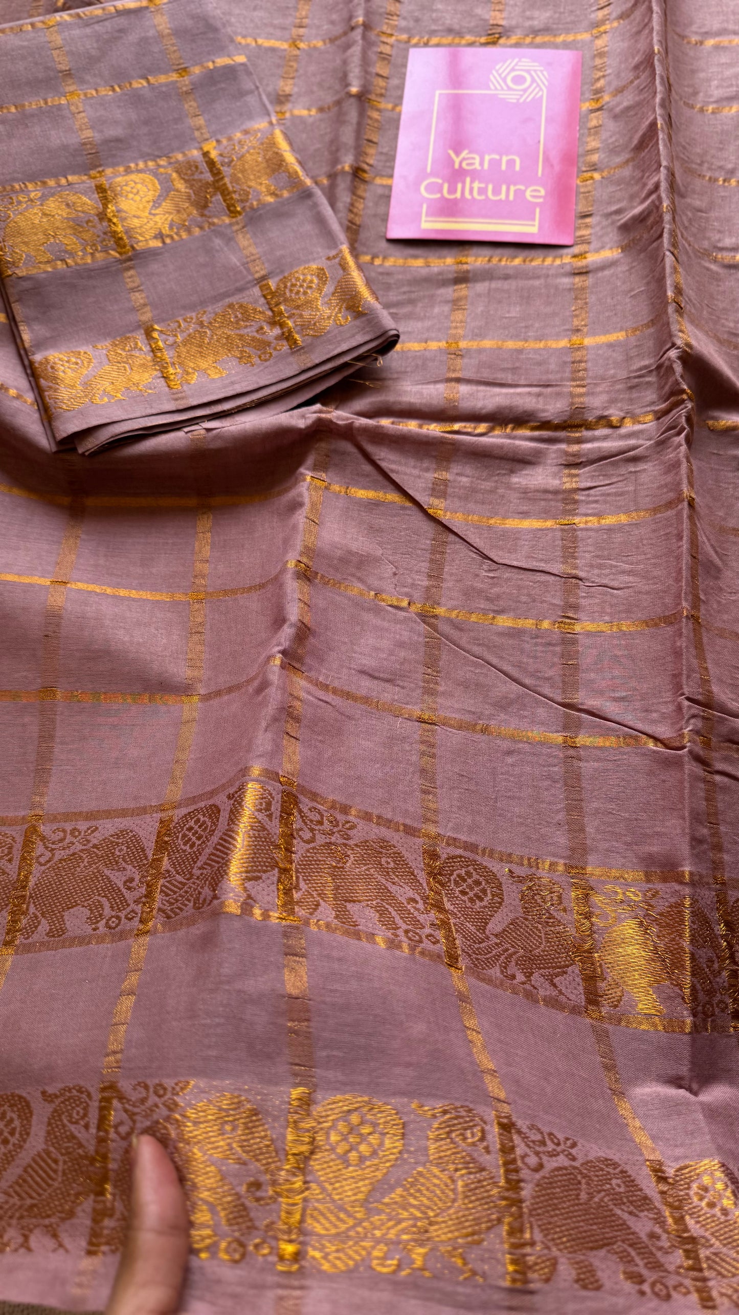 Light dusty rose kattam with motif double border, kattuchayam dyed madurai cotton saree - YCCOTNMSAP175
