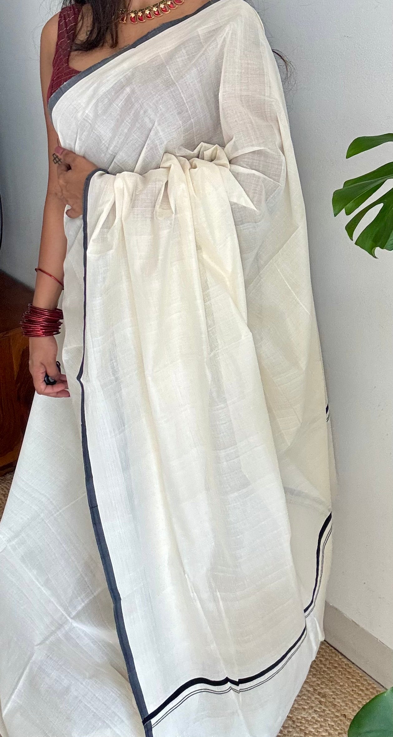 Handloom, woven in Chendamangalam Looms, ivory with black puliyilakkara soft cotton saree - YCIEON148