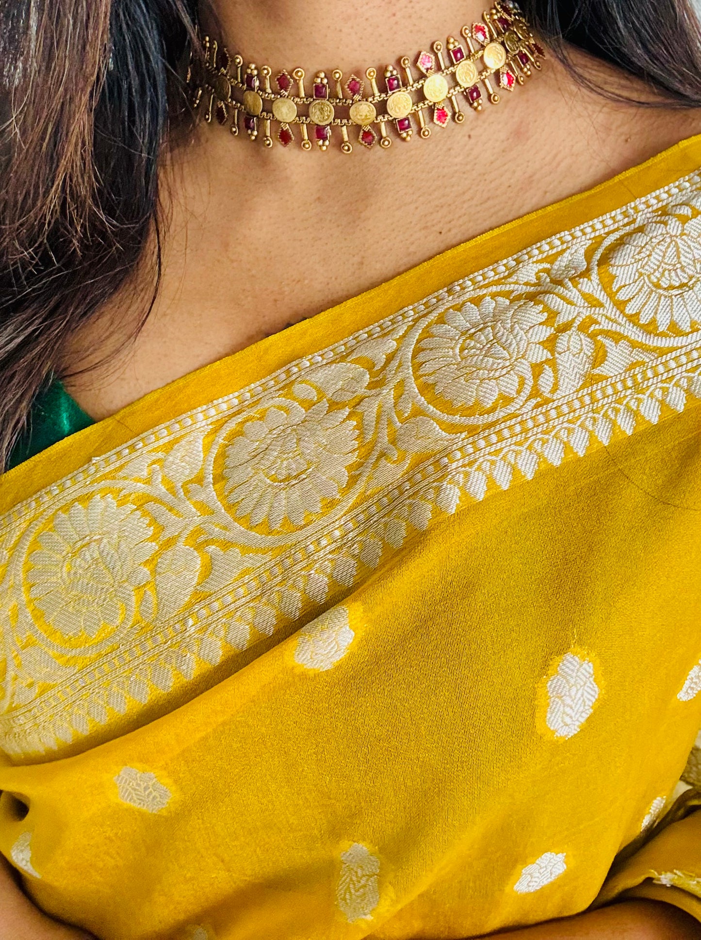 Coin and red stone neckpiece with earrings - YCGPNP636