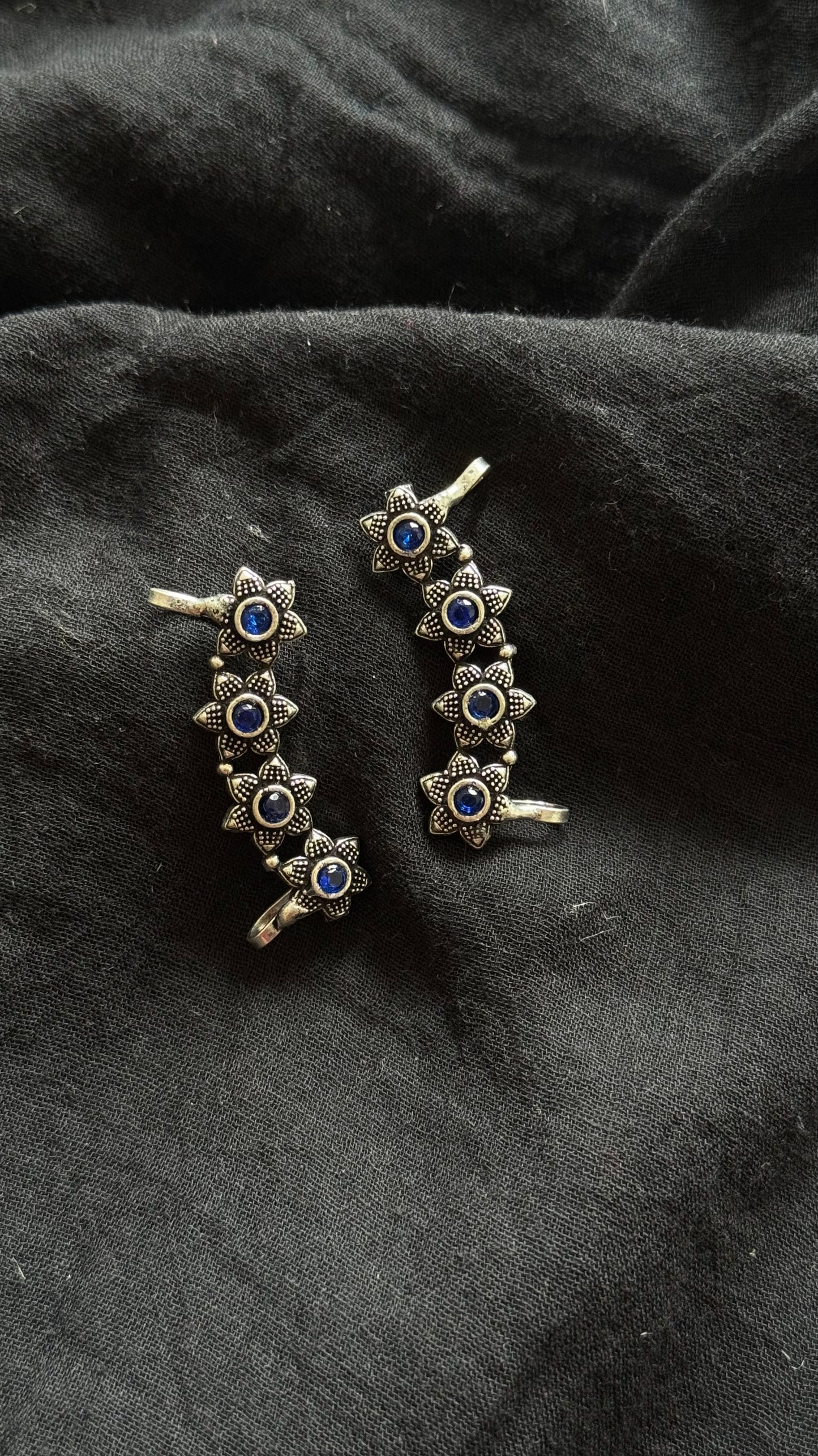 Oxidised silver, blue stone floral patterned earcuff - YCOSEC712